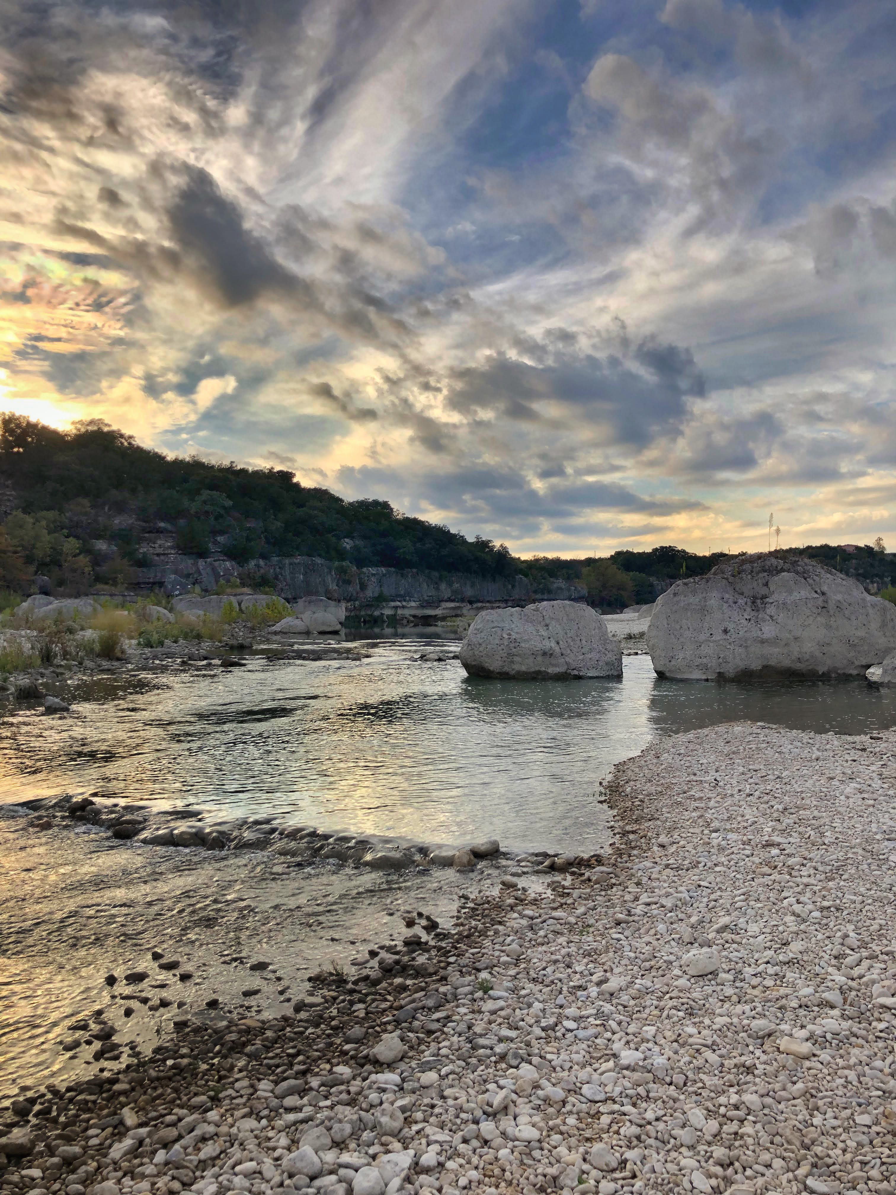 Embrace the serenity of riverfront living, where each day is painted with the calming hues of nature's masterpiece. 🌊🏡
