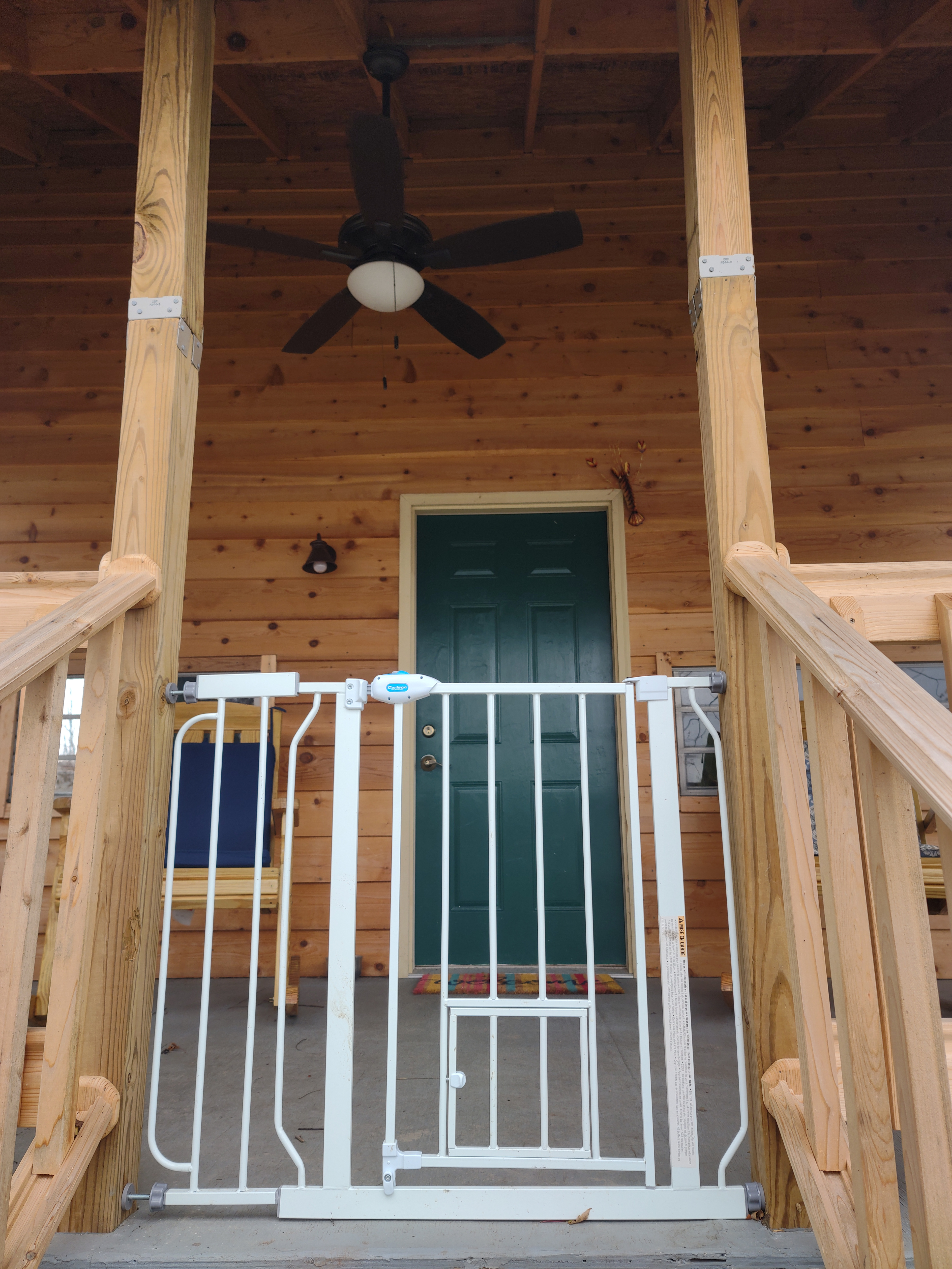 Light & ceiling fan on the porch run off generator. Gas provided.