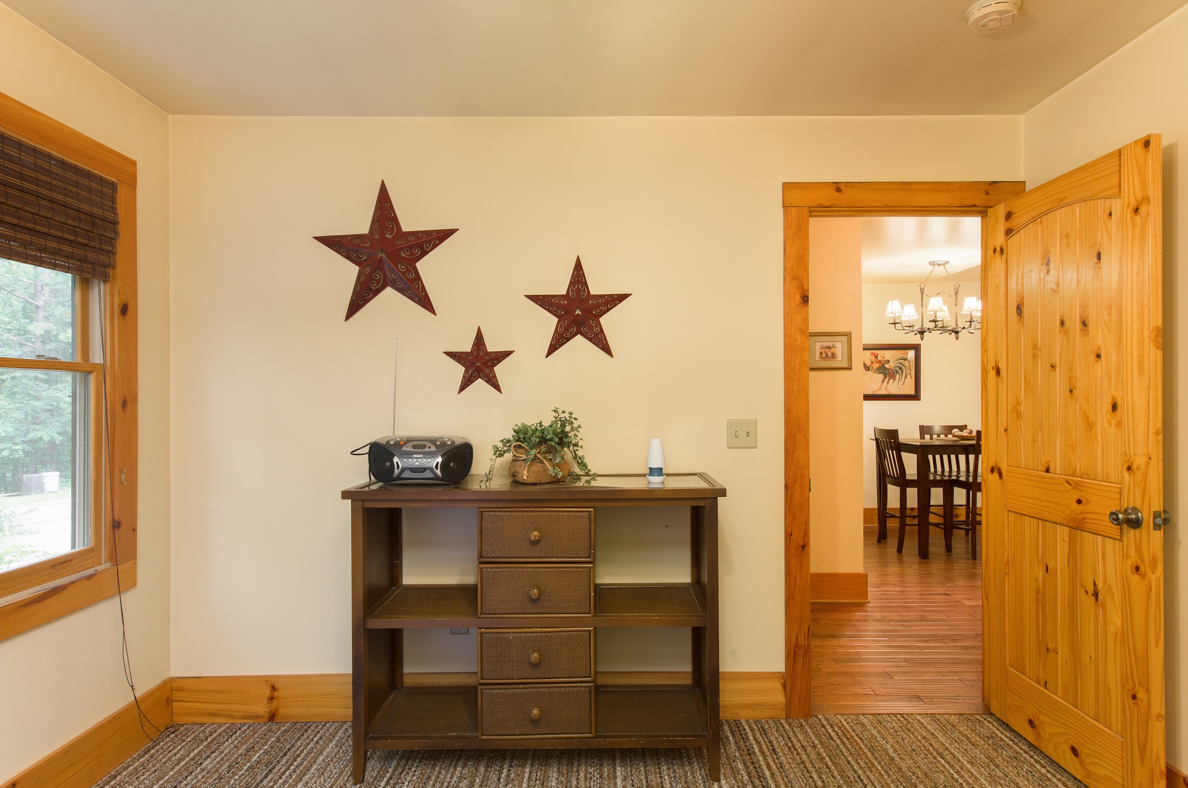 Rooster Ridge Cabin