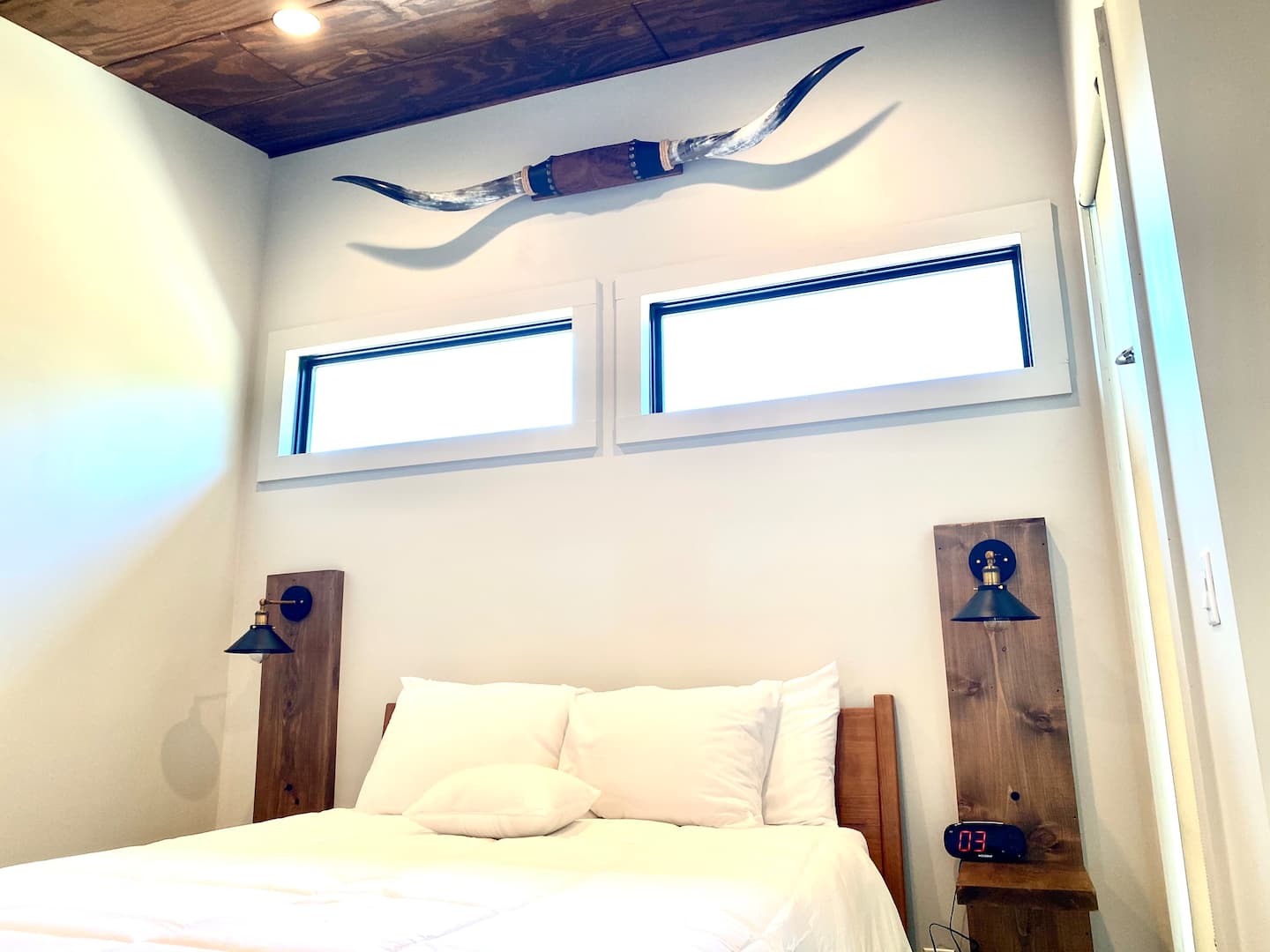 Modern Tiny House - Charles Cabin