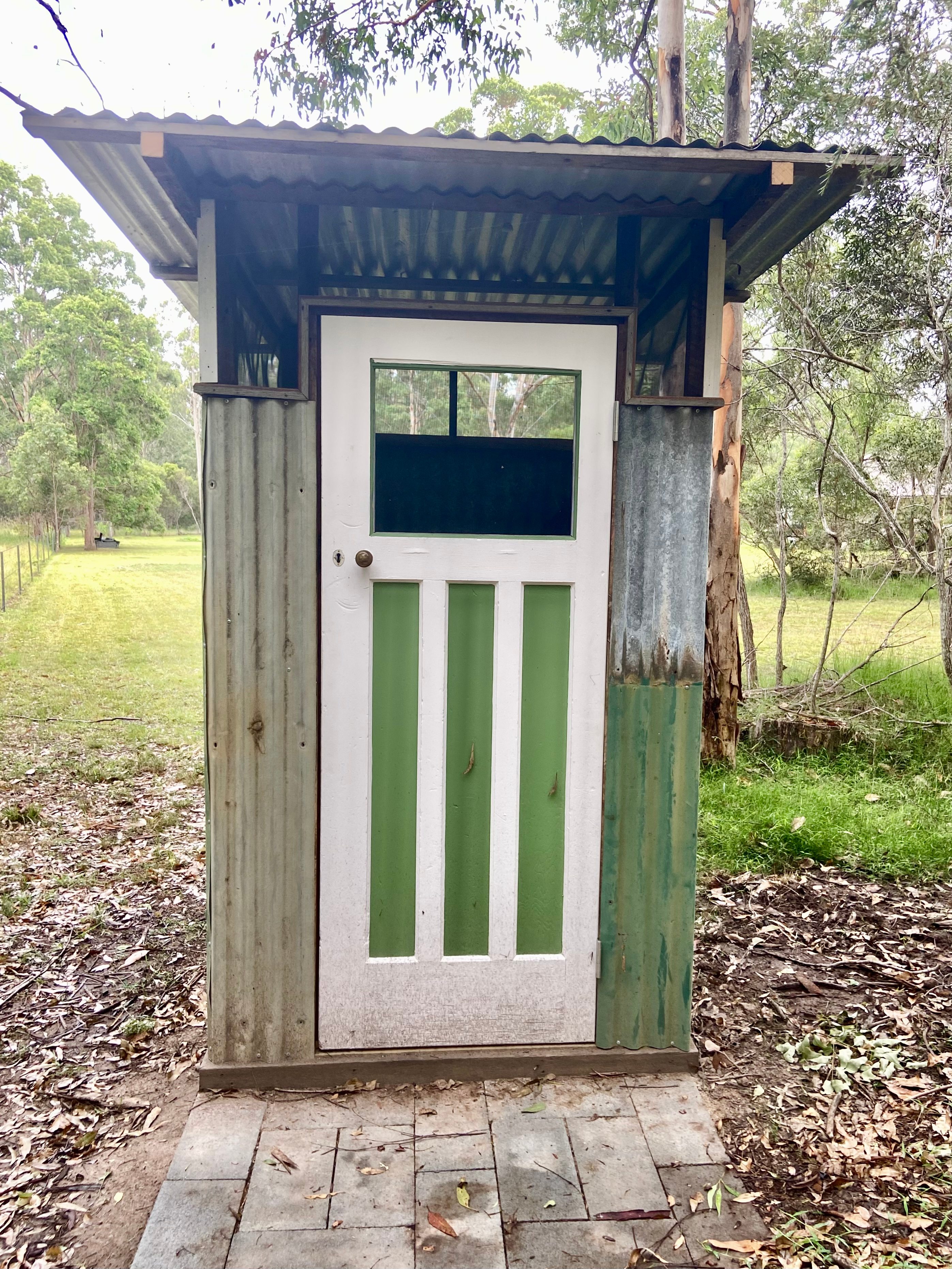 The Lovely Bush Loo. 