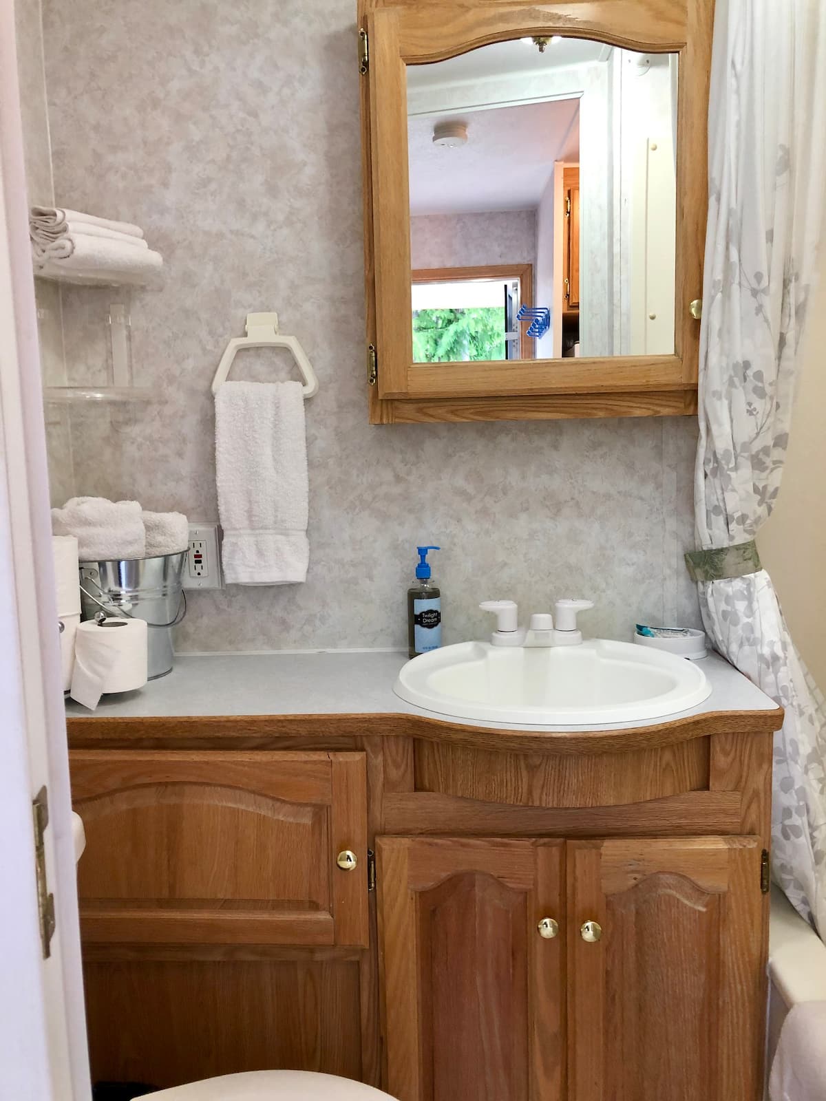 Garden Bay Hideaway Glamping & RV