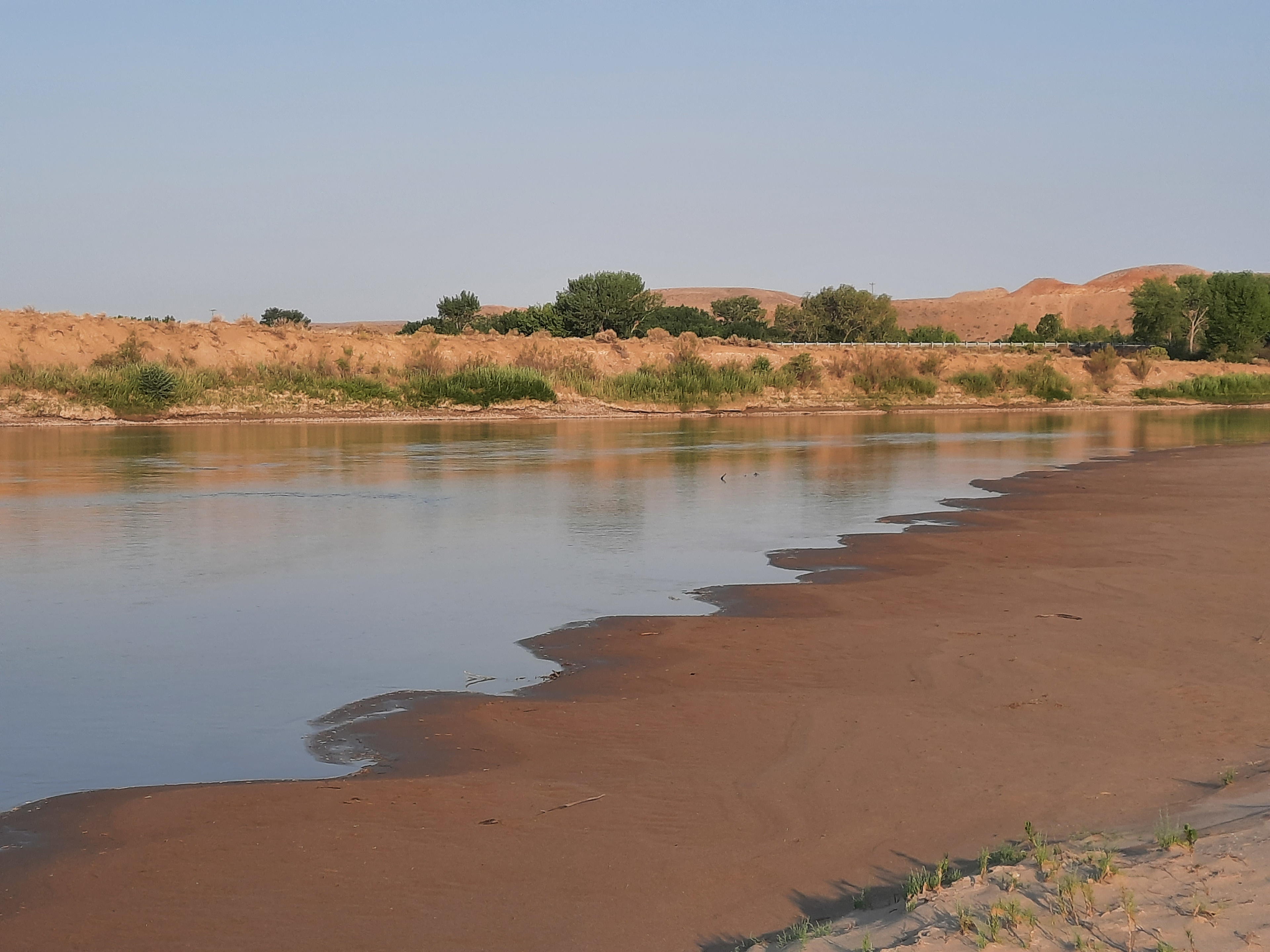 Sandy beaches on the Green River