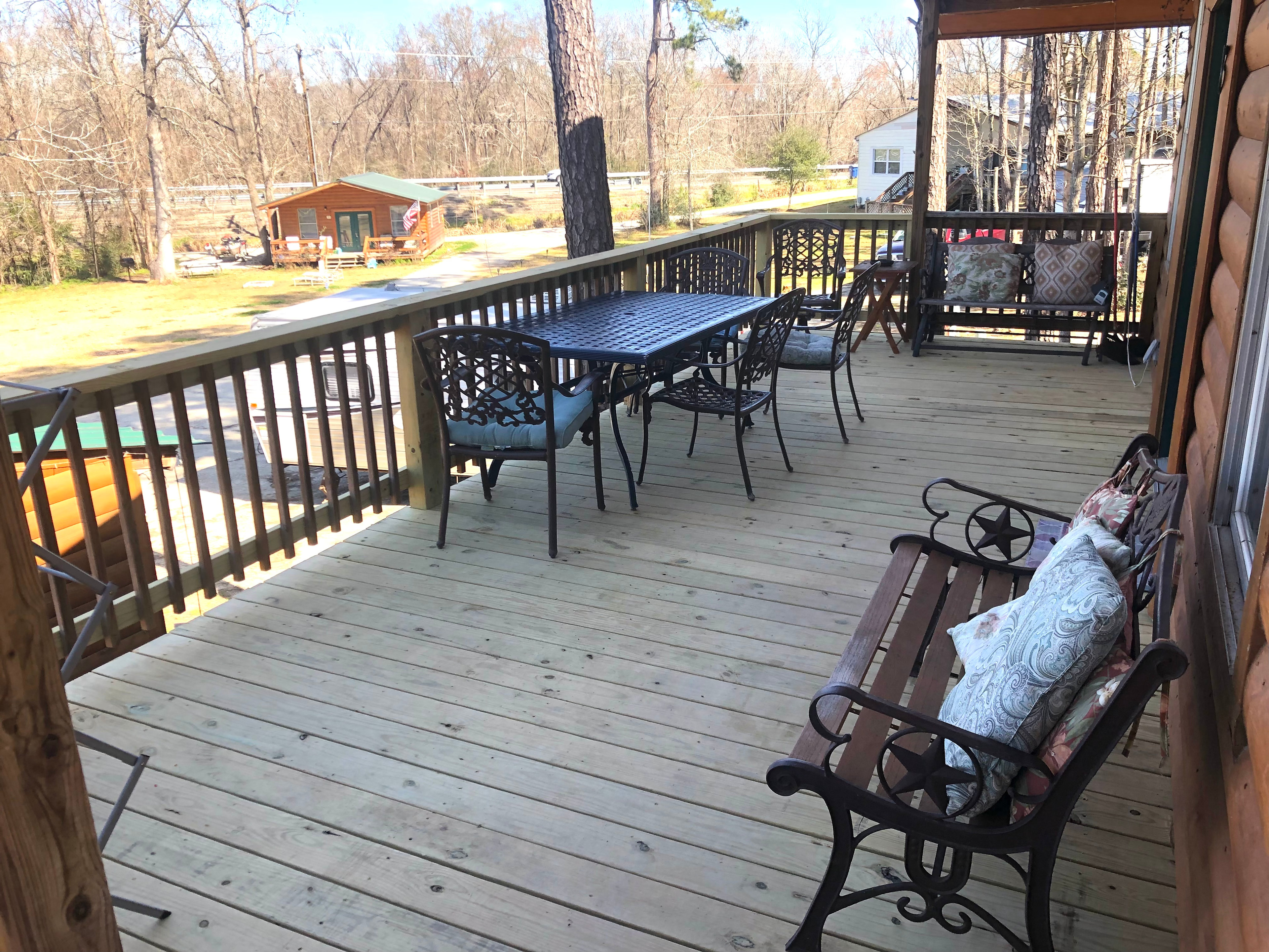 B&R Lakeside Cabins & RVs