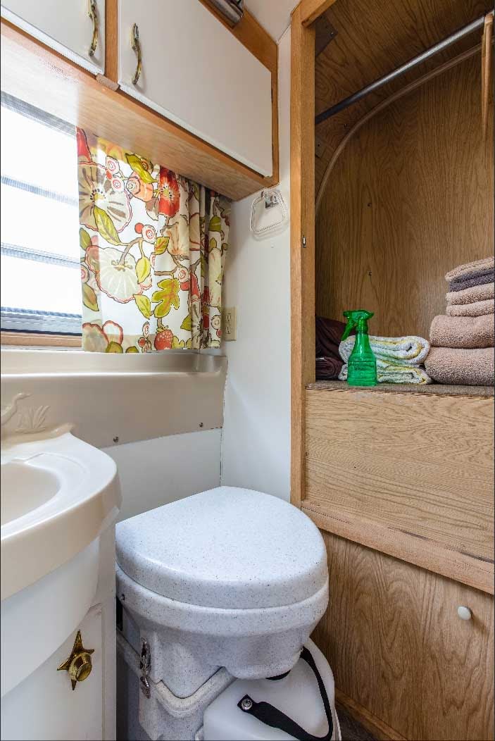 2 Sites-Vintage Trailer/Roomy Loft