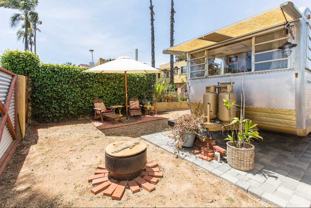 2 Sites-Vintage Trailer/Roomy Loft