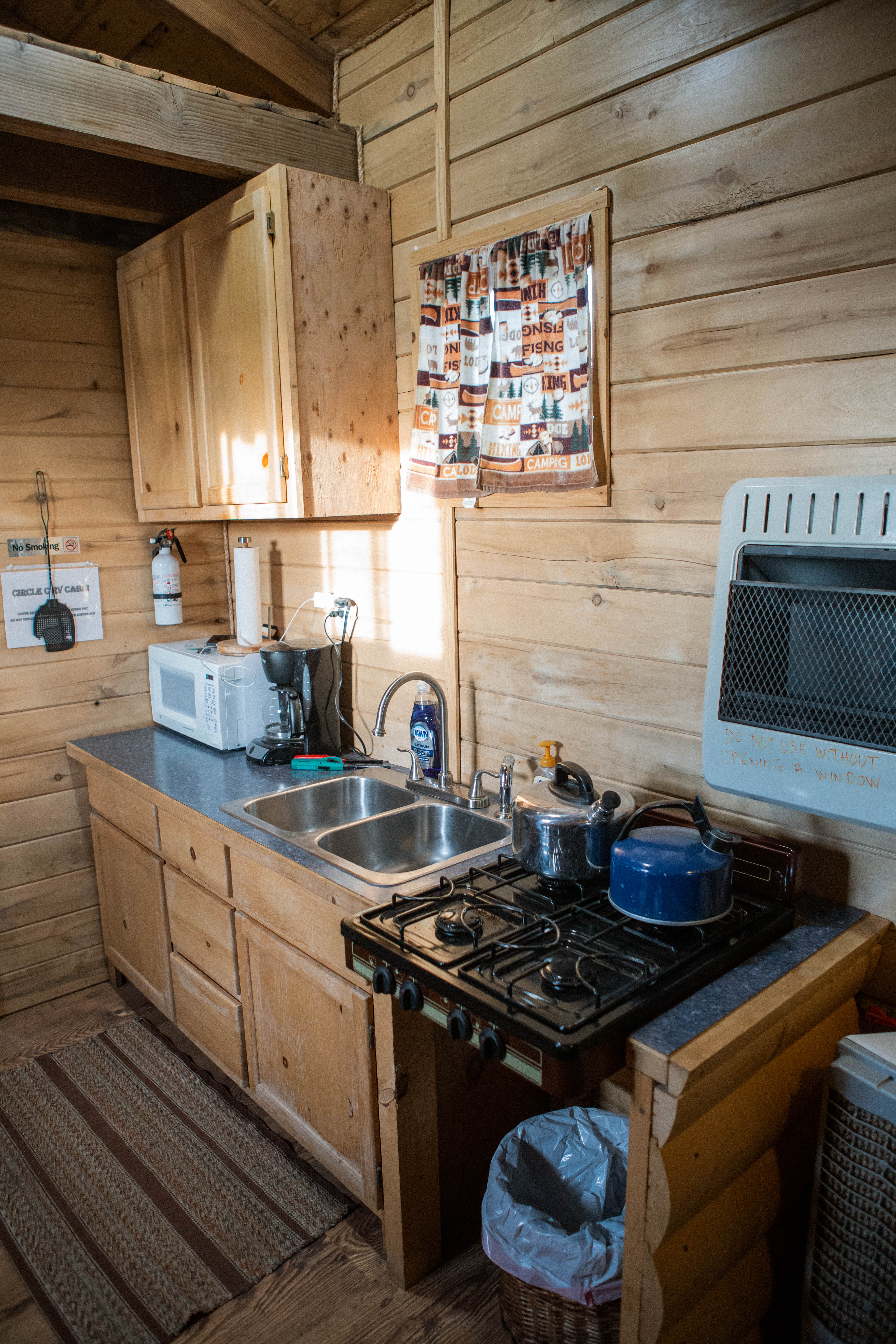 Here is a look at the entire kitchen. 