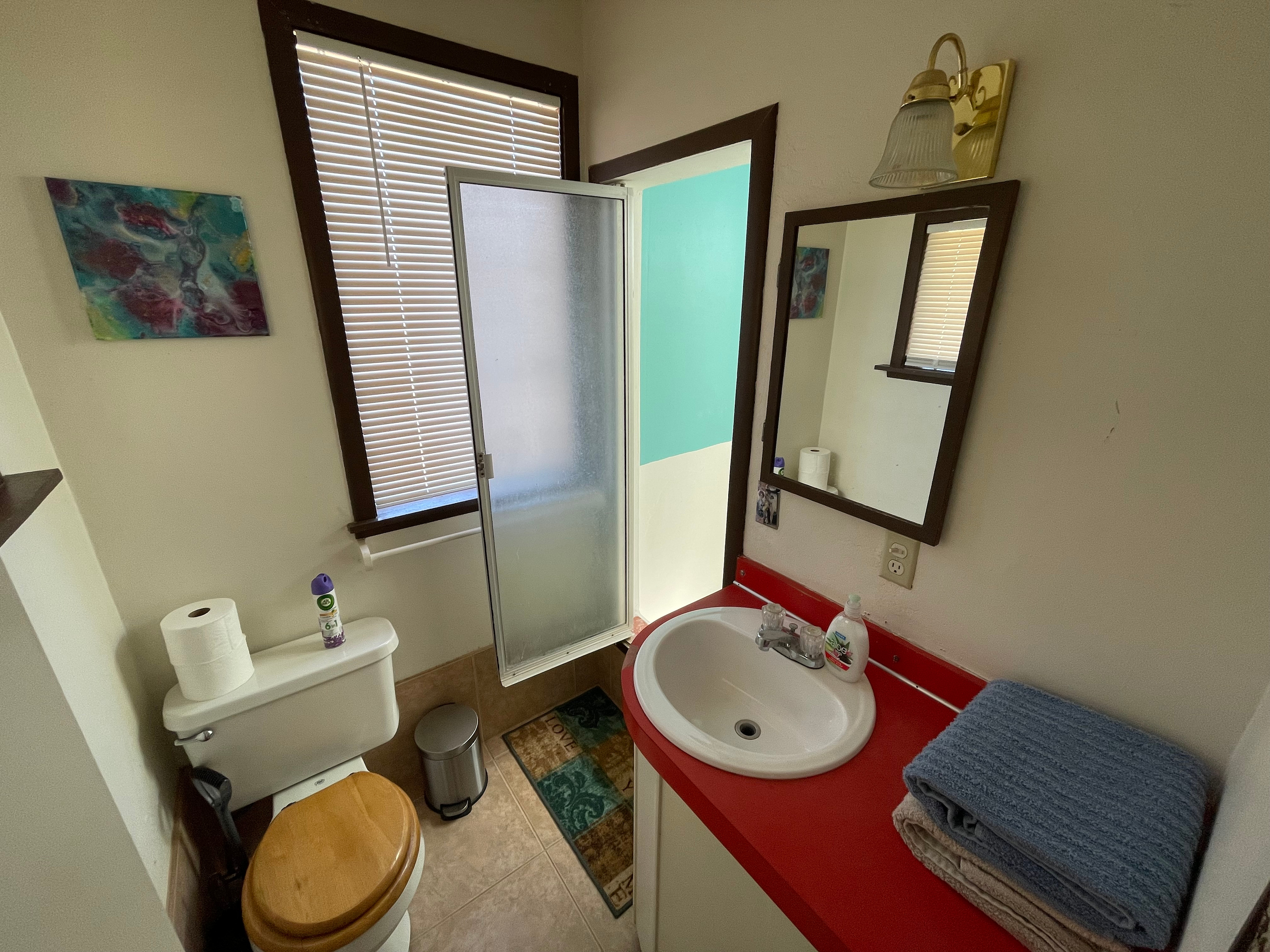 Crystal Cabin Bathroom
