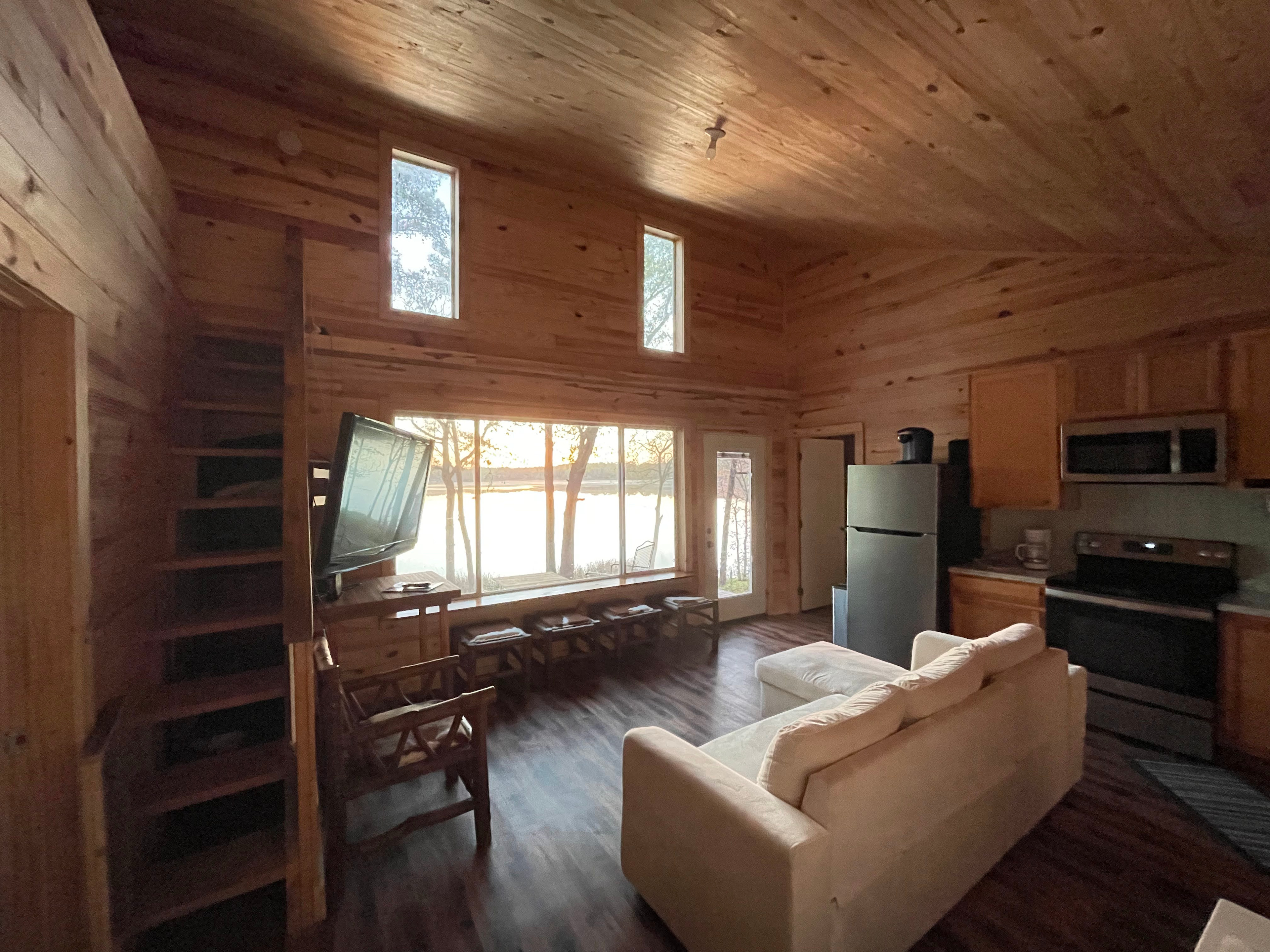 Cabins directly on the Lake