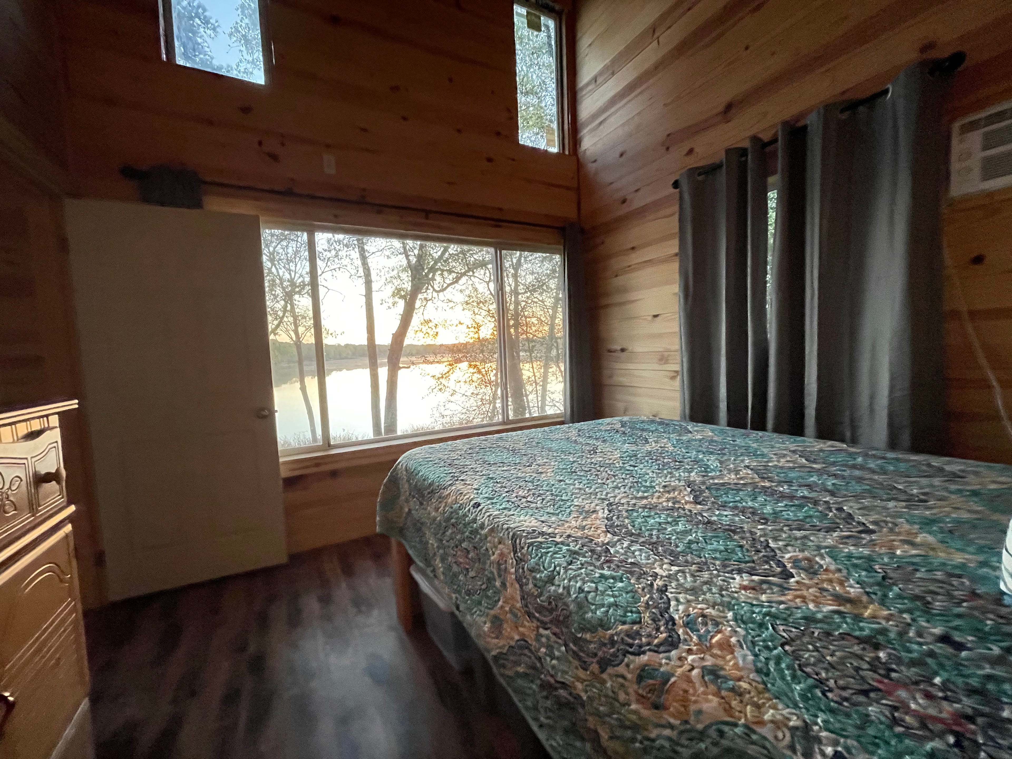 Cabins directly on the Lake