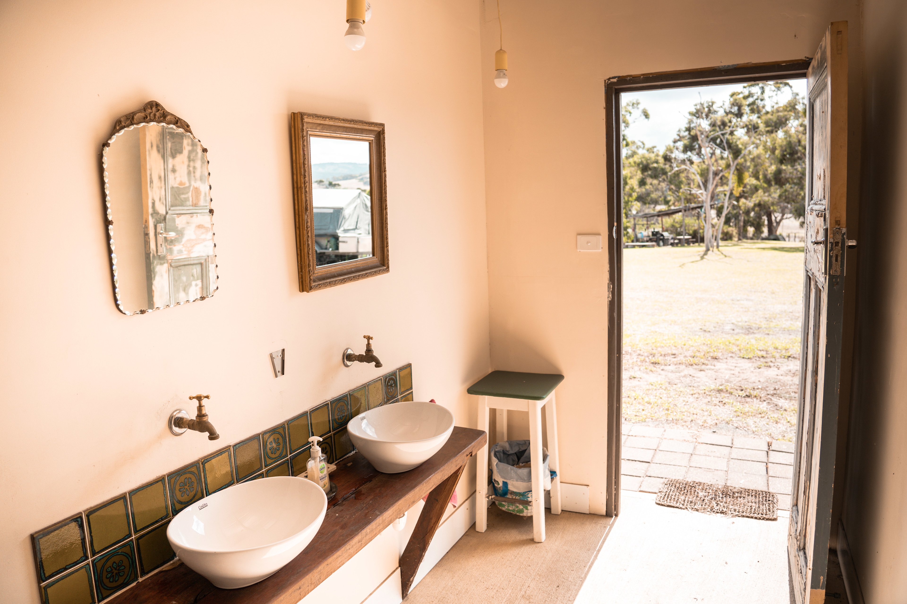 Men's room washbasins