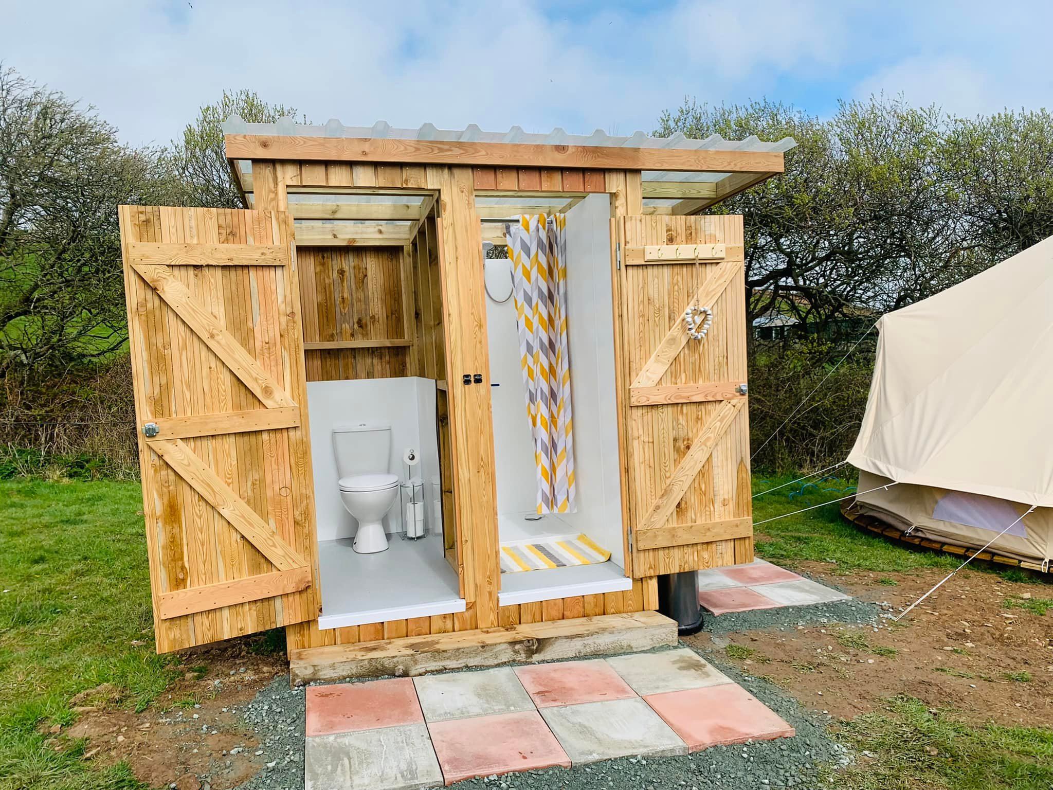 Beachside Glamping Dale