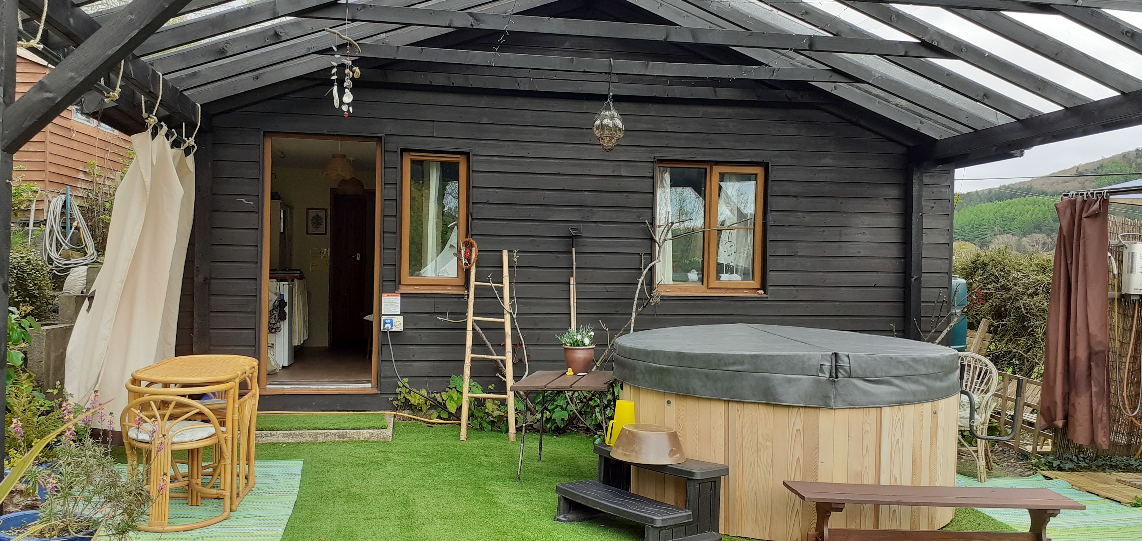 Your hot tub and kitchen door.