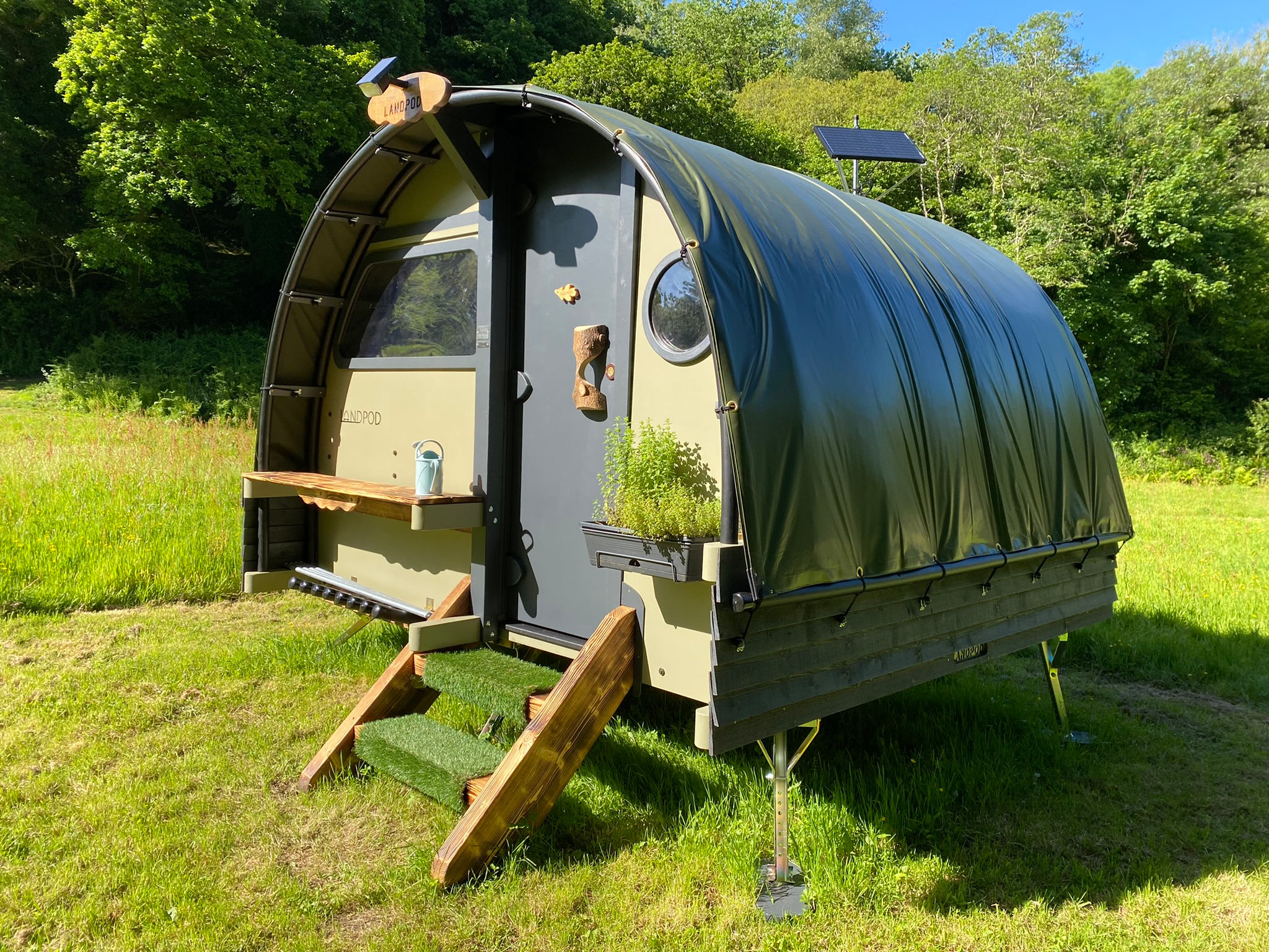 Landpod sides down