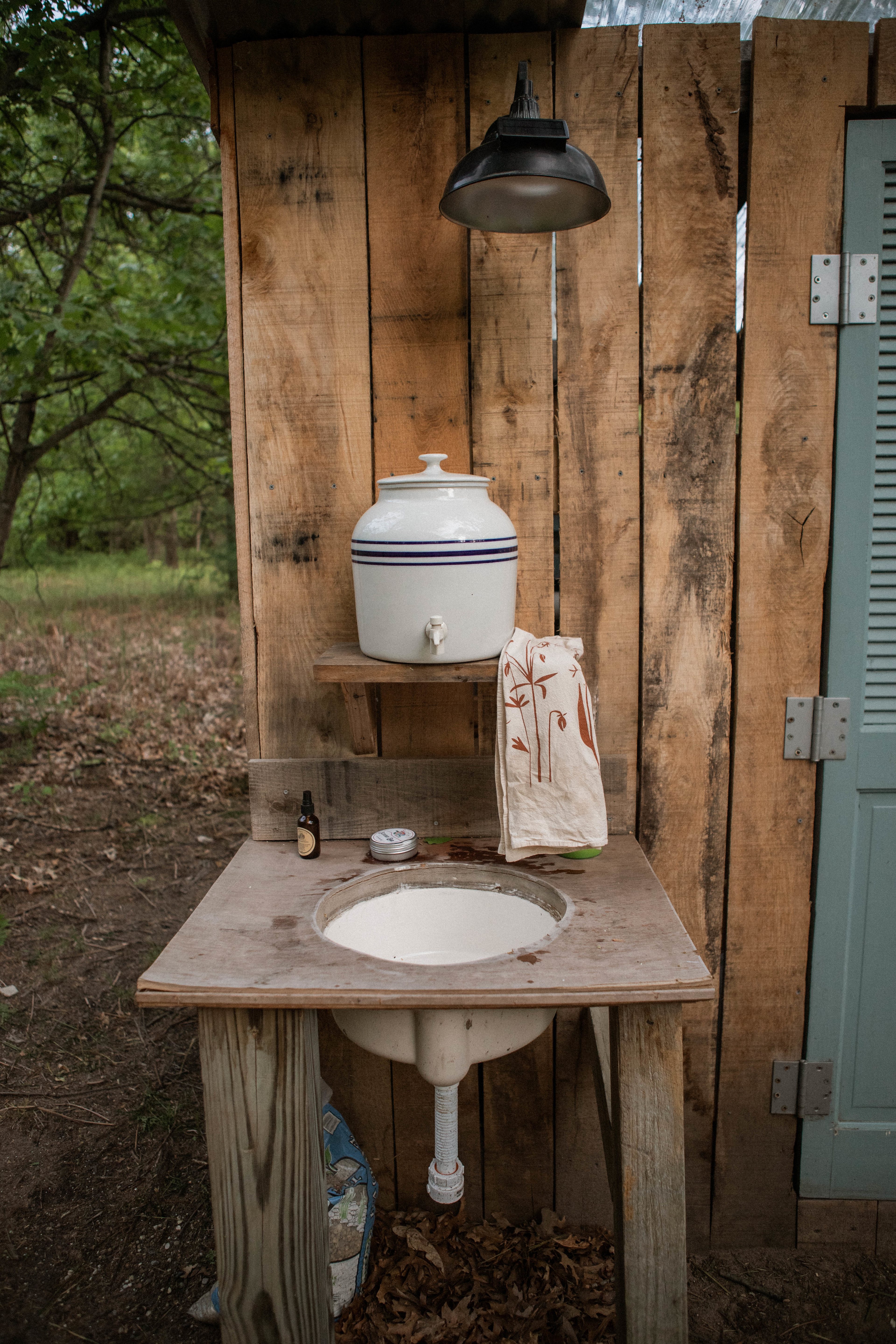 The bathroom has a washing station that is works great! I loved the design and set up for it. 