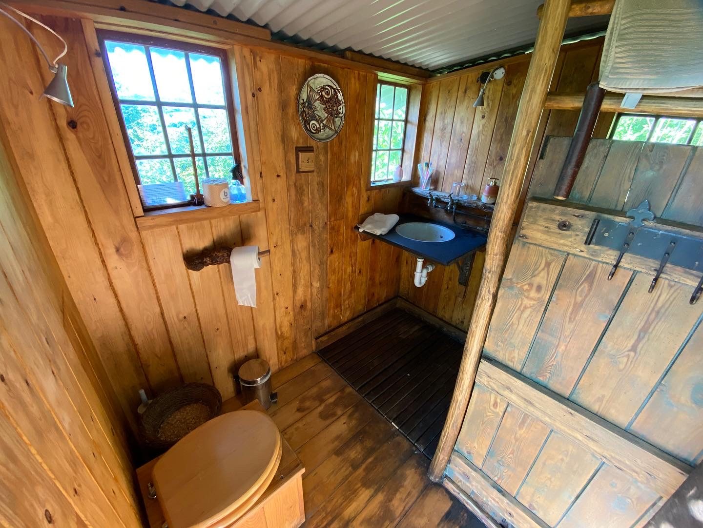 Goytree Glamping and Treehouses