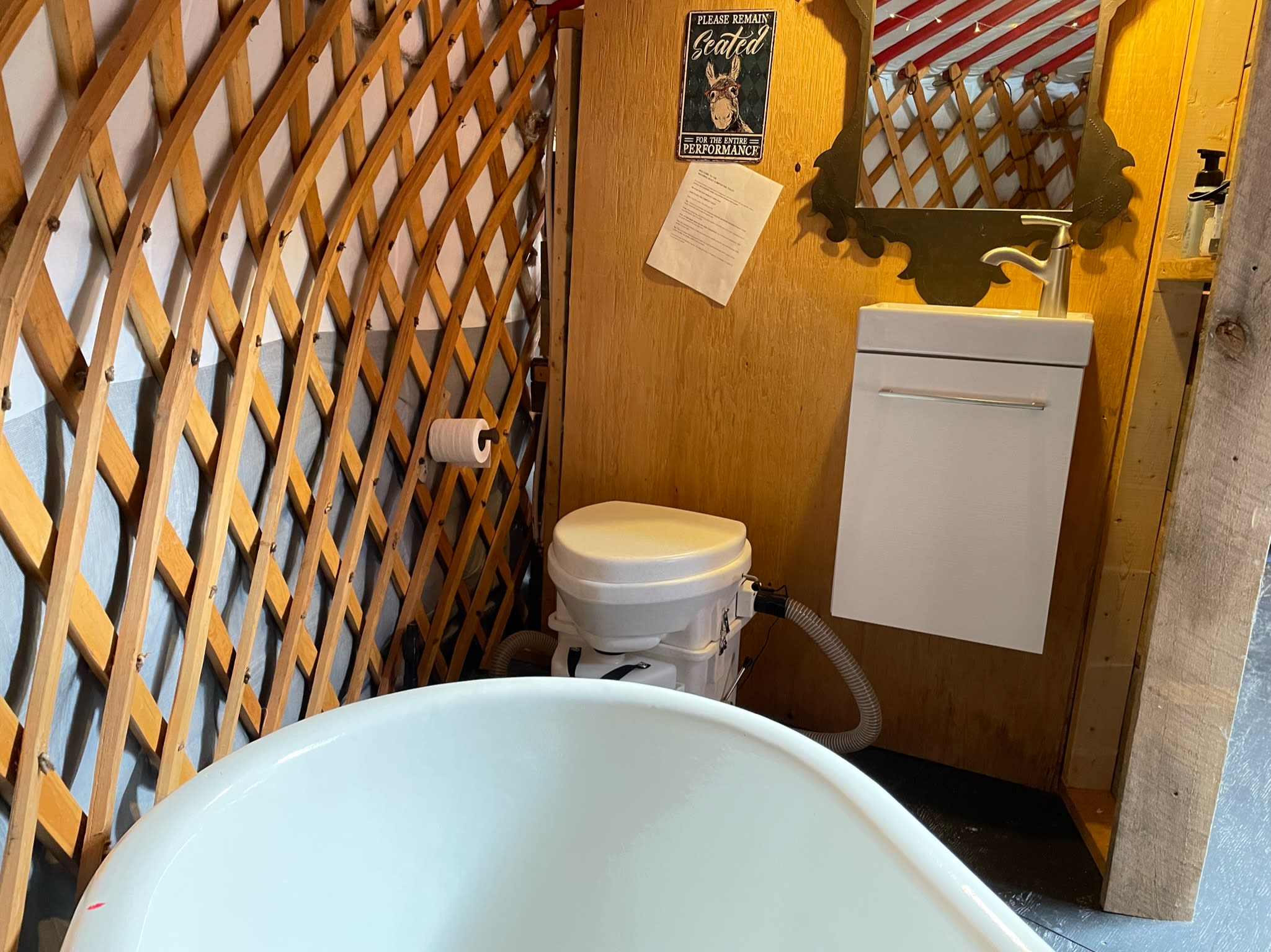 Fish’s Yurt Romantic Luxury Escape