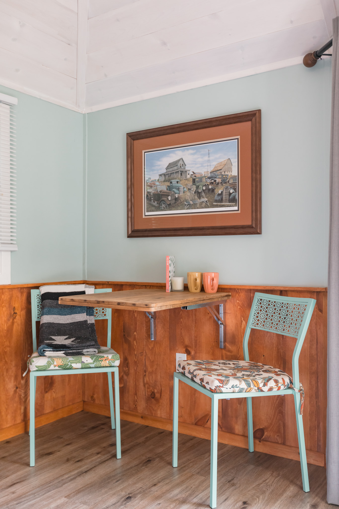 Cabin close to Lake Erie and trails