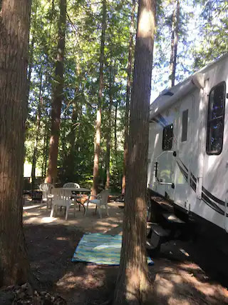 Hangin' Loose in Sicamous U Pick