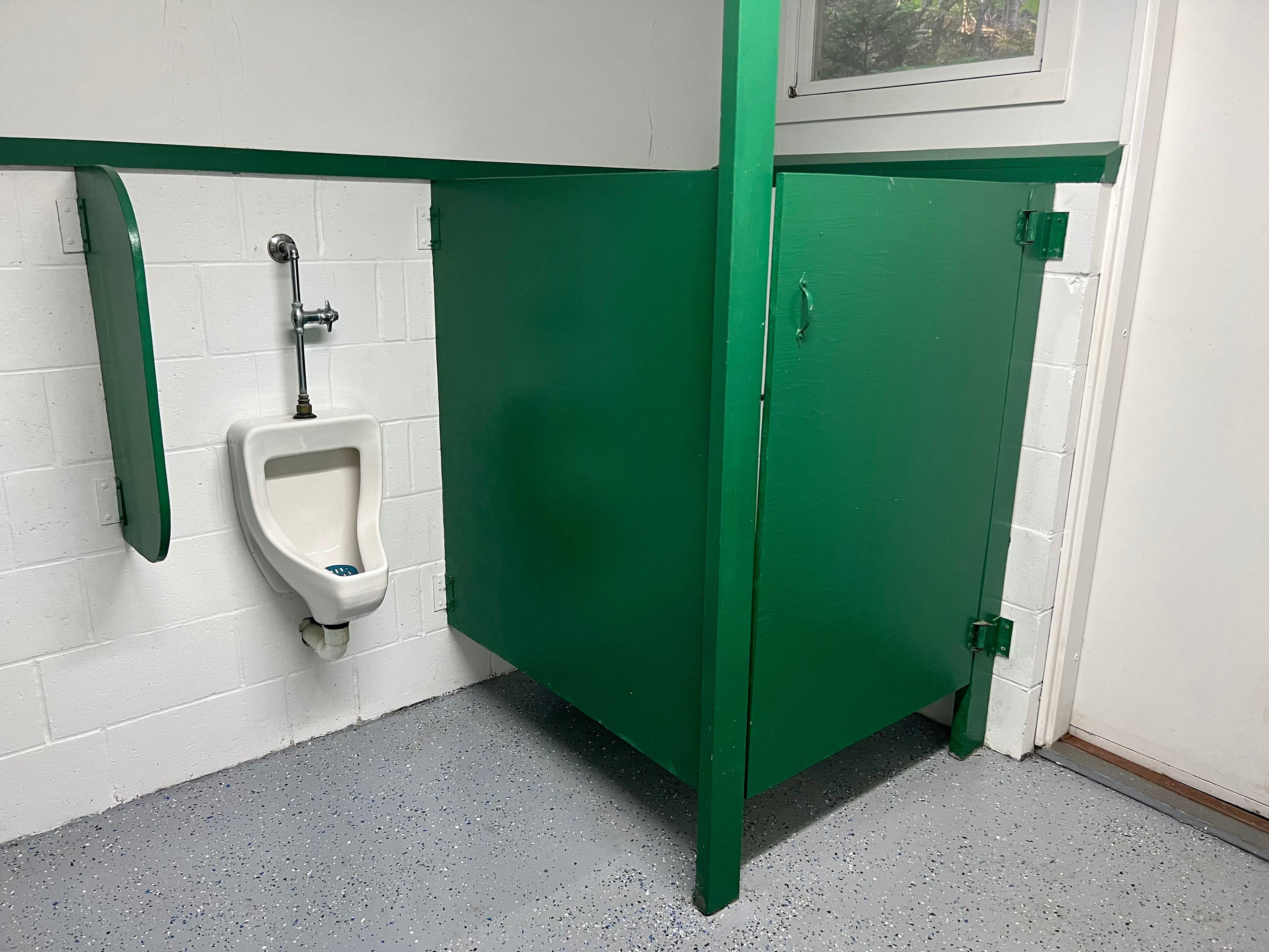 [Amenities] Indoor Bathroom