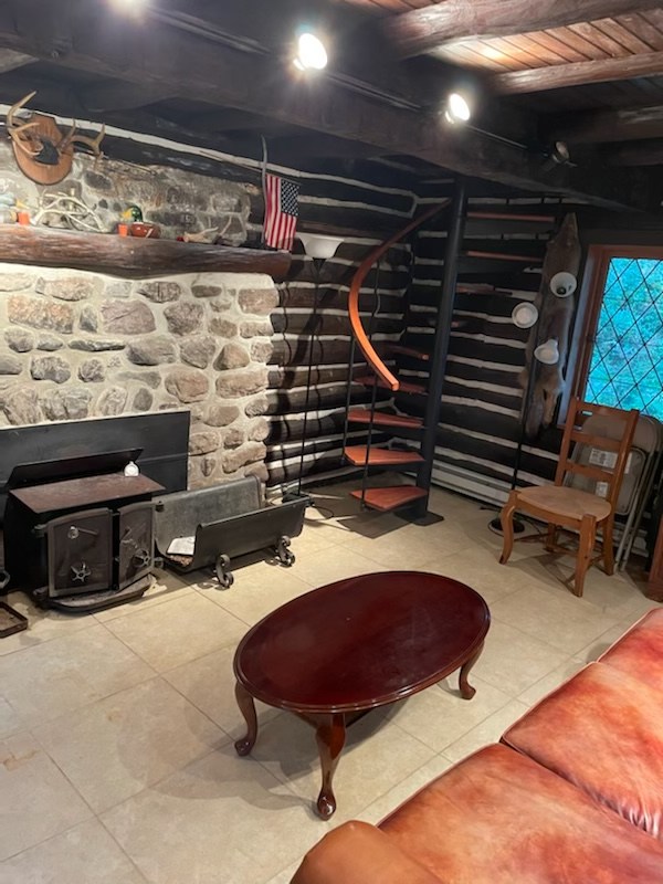 Camp David- 13 acres, Three Cabins