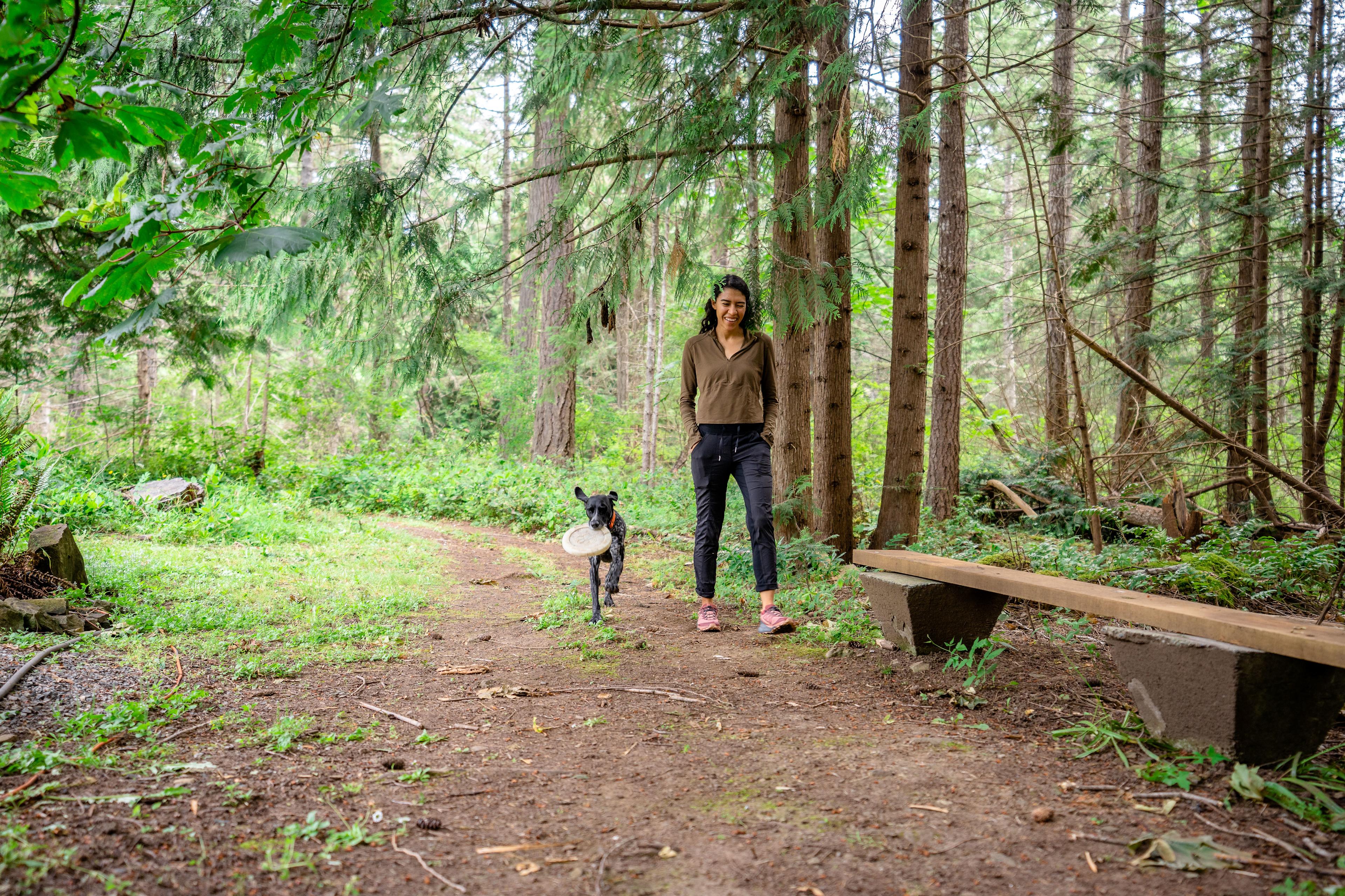 Directly next to the campsite there is a small walking trail and bench.