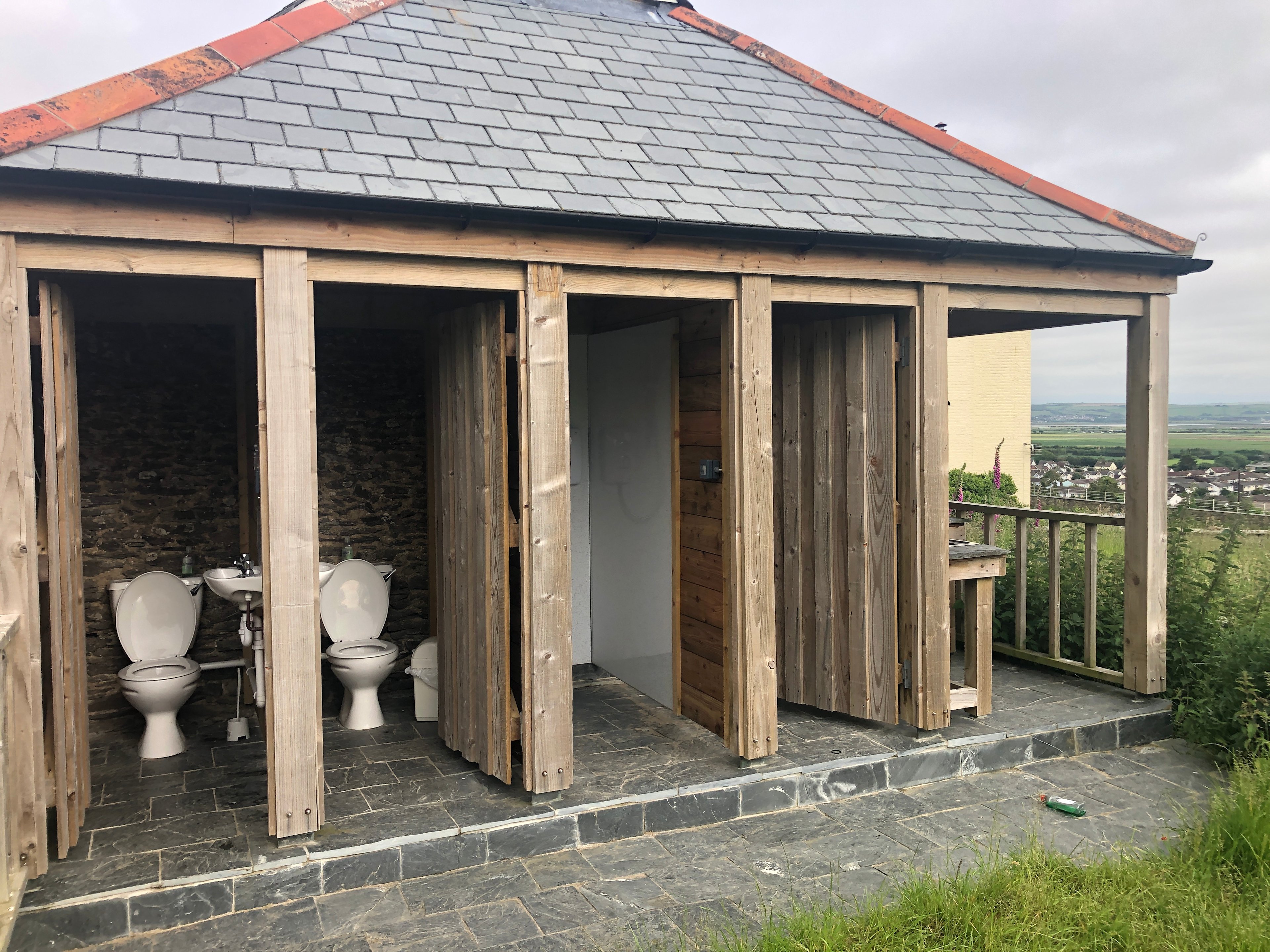 Toilets, showers and washing up area