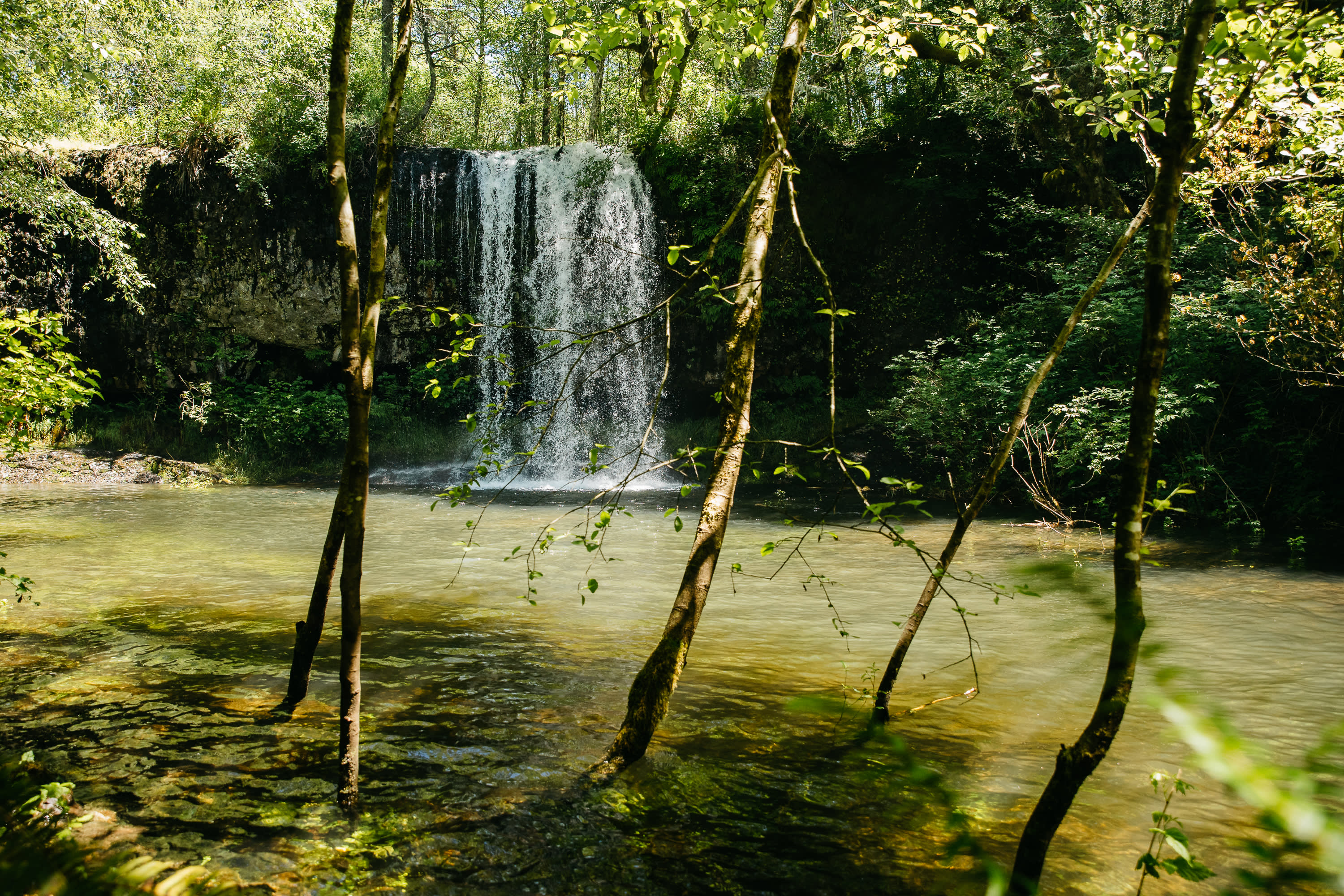 You can swim right underneath the waterfall 