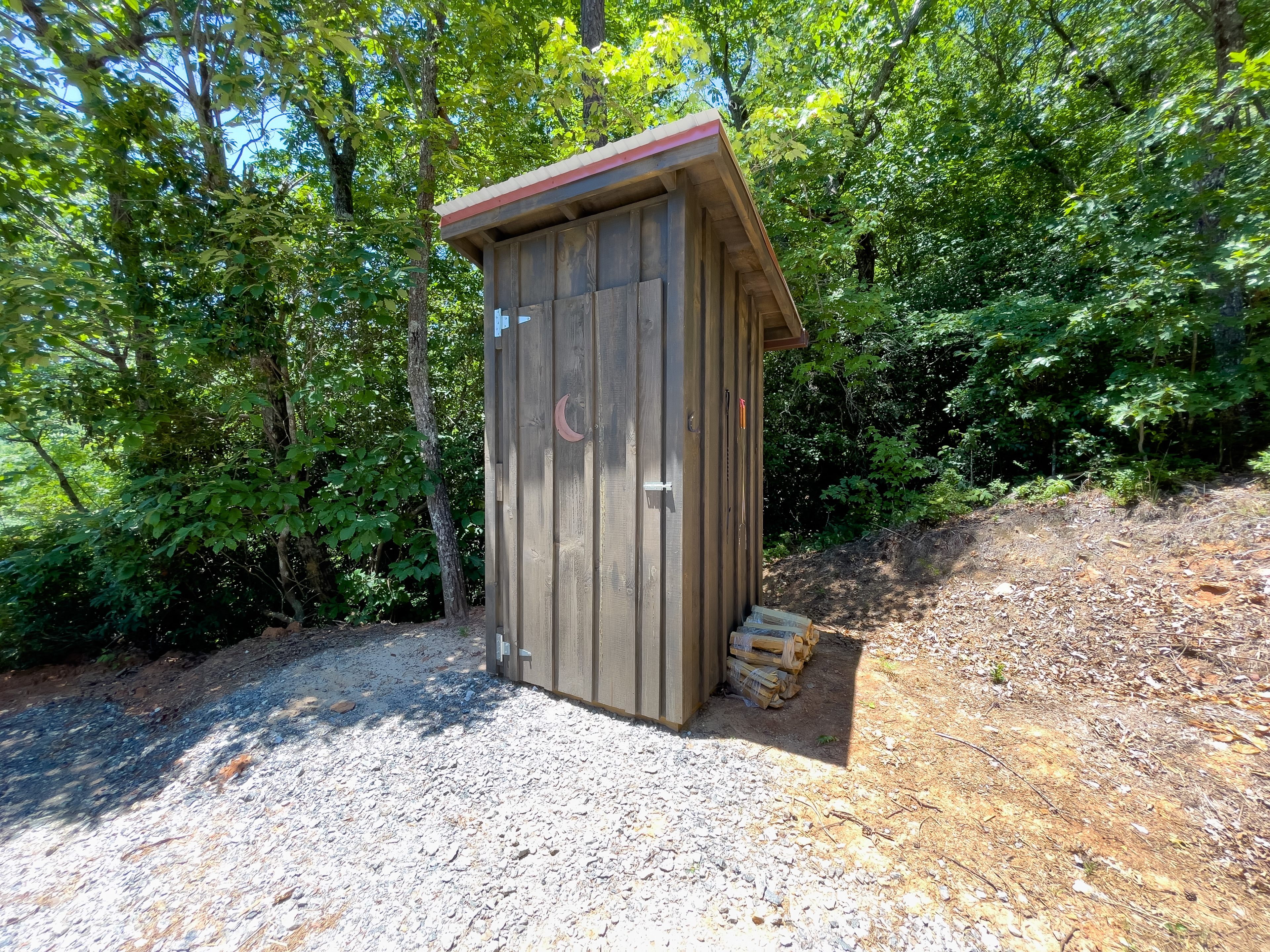 The Rowdy Bear Off-Grid Glamping