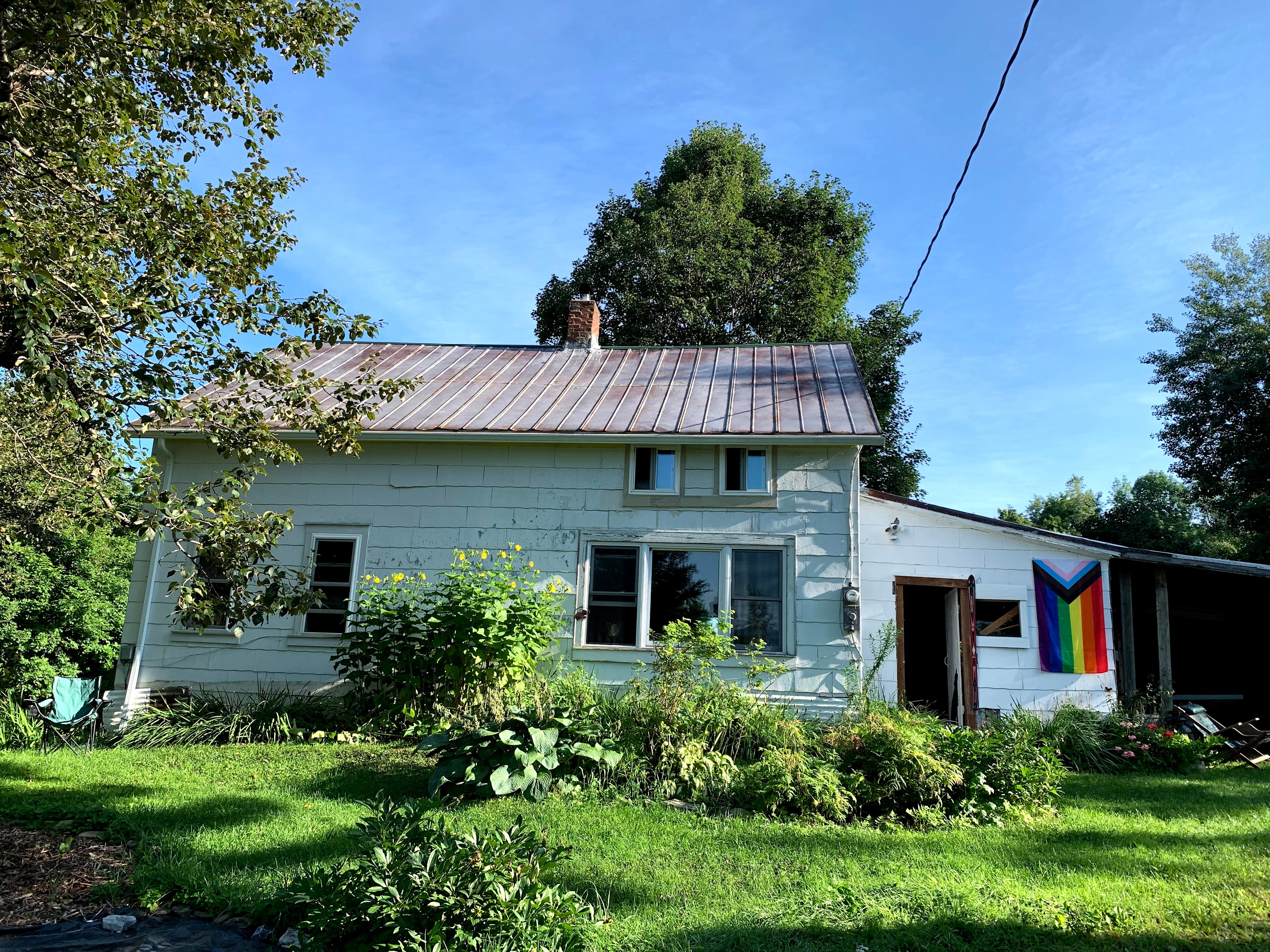 HOWL House showing entrance to breezeway