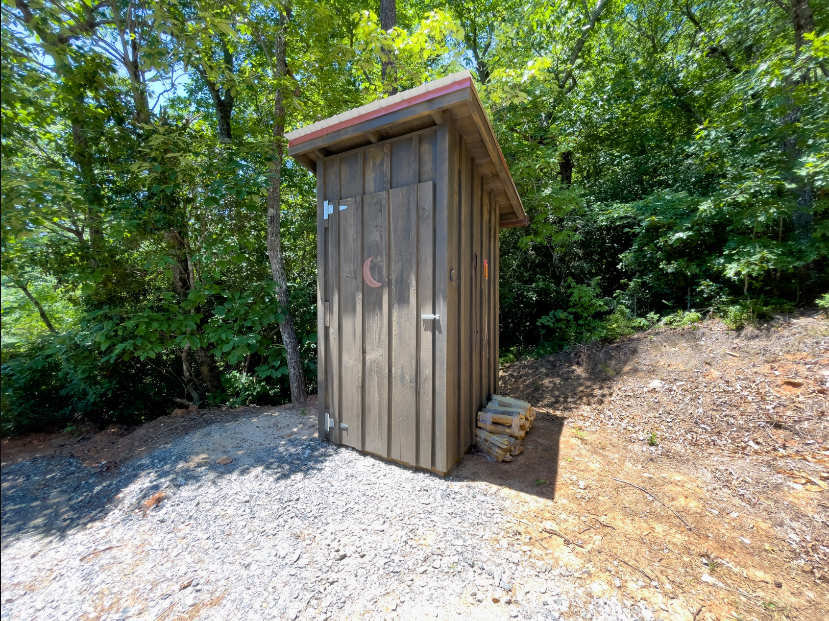 The Rowdy Bear Off-Grid Glamping