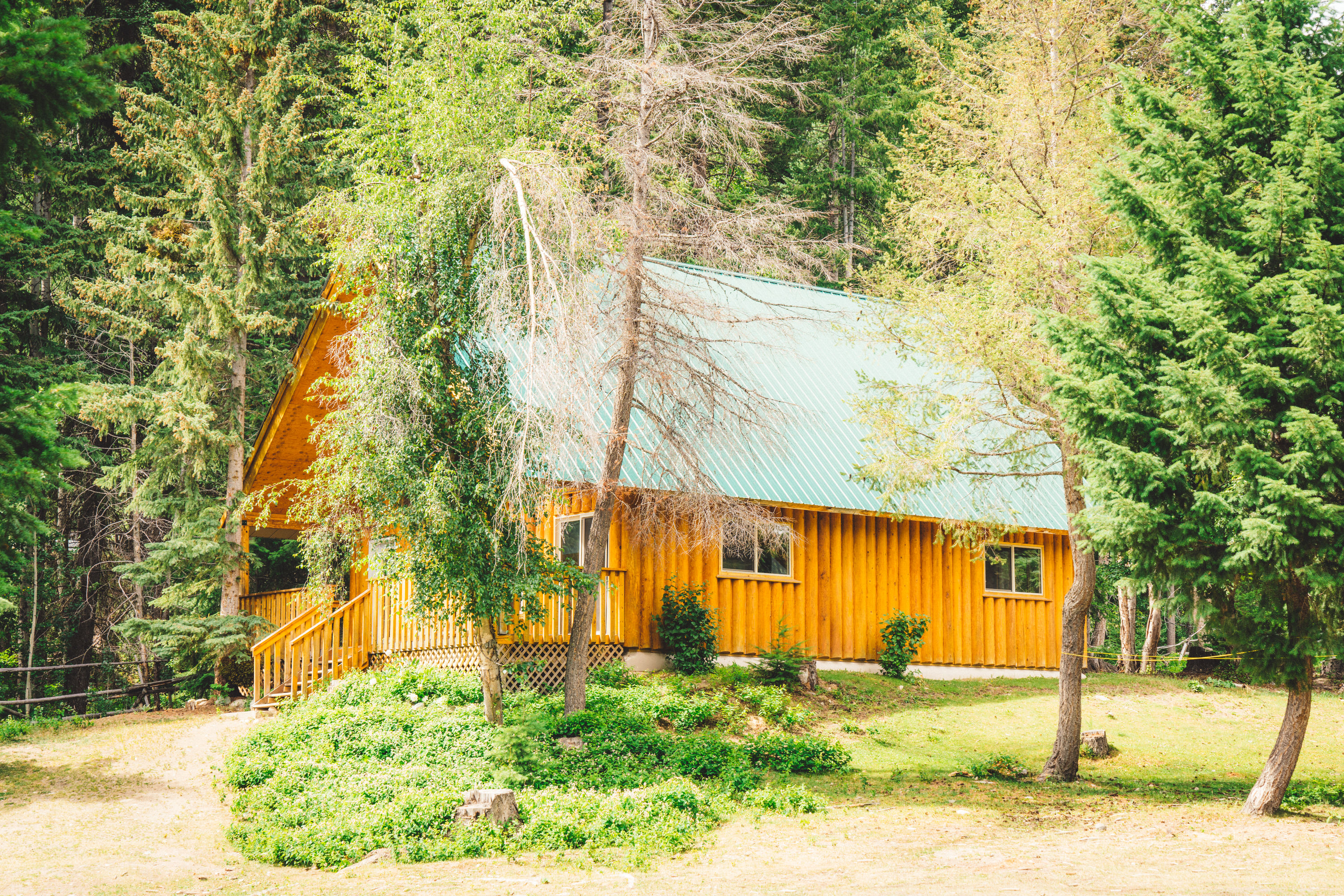 Log Cabins / Camping in Gold Bridge