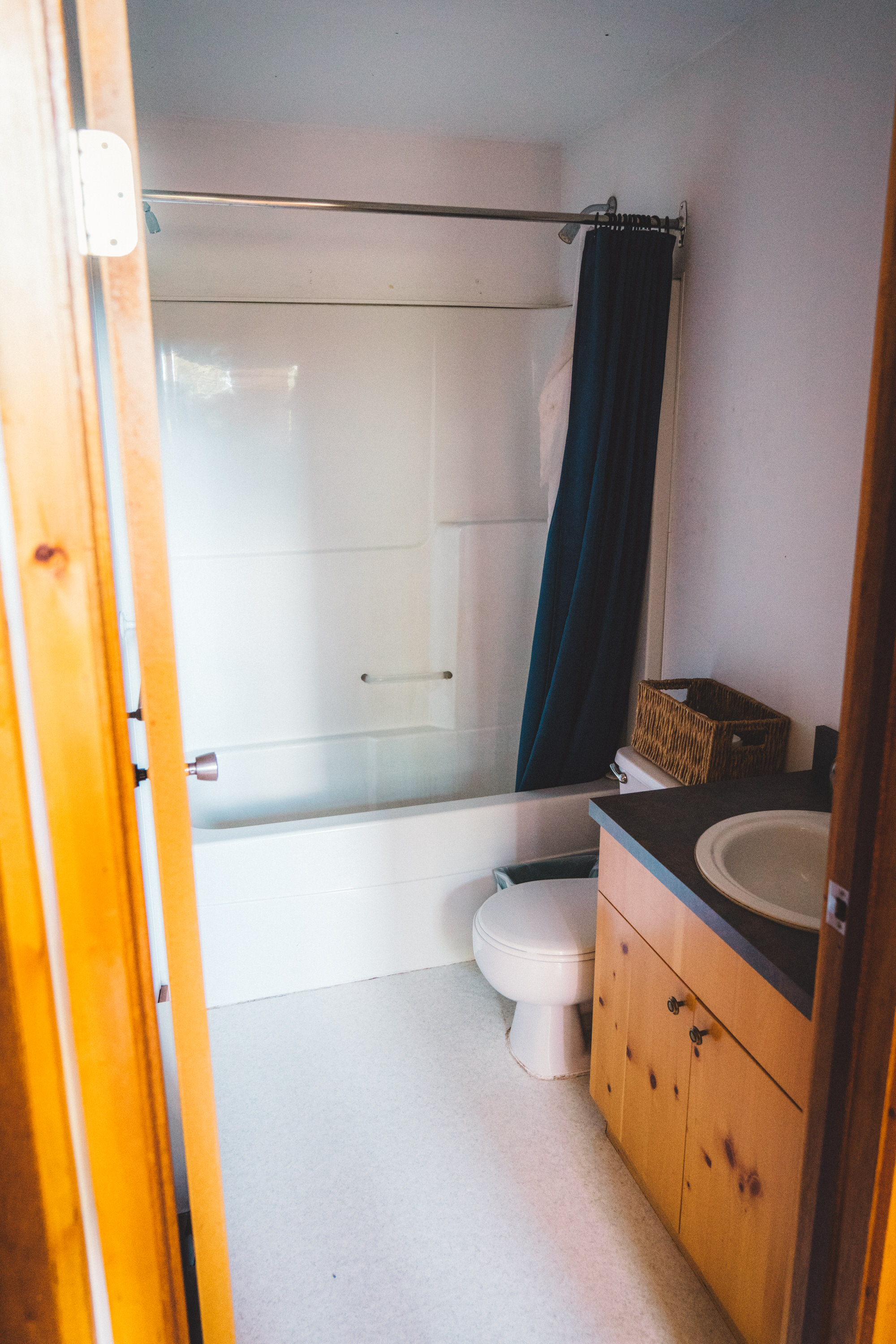 Log Cabins / Camping in Gold Bridge