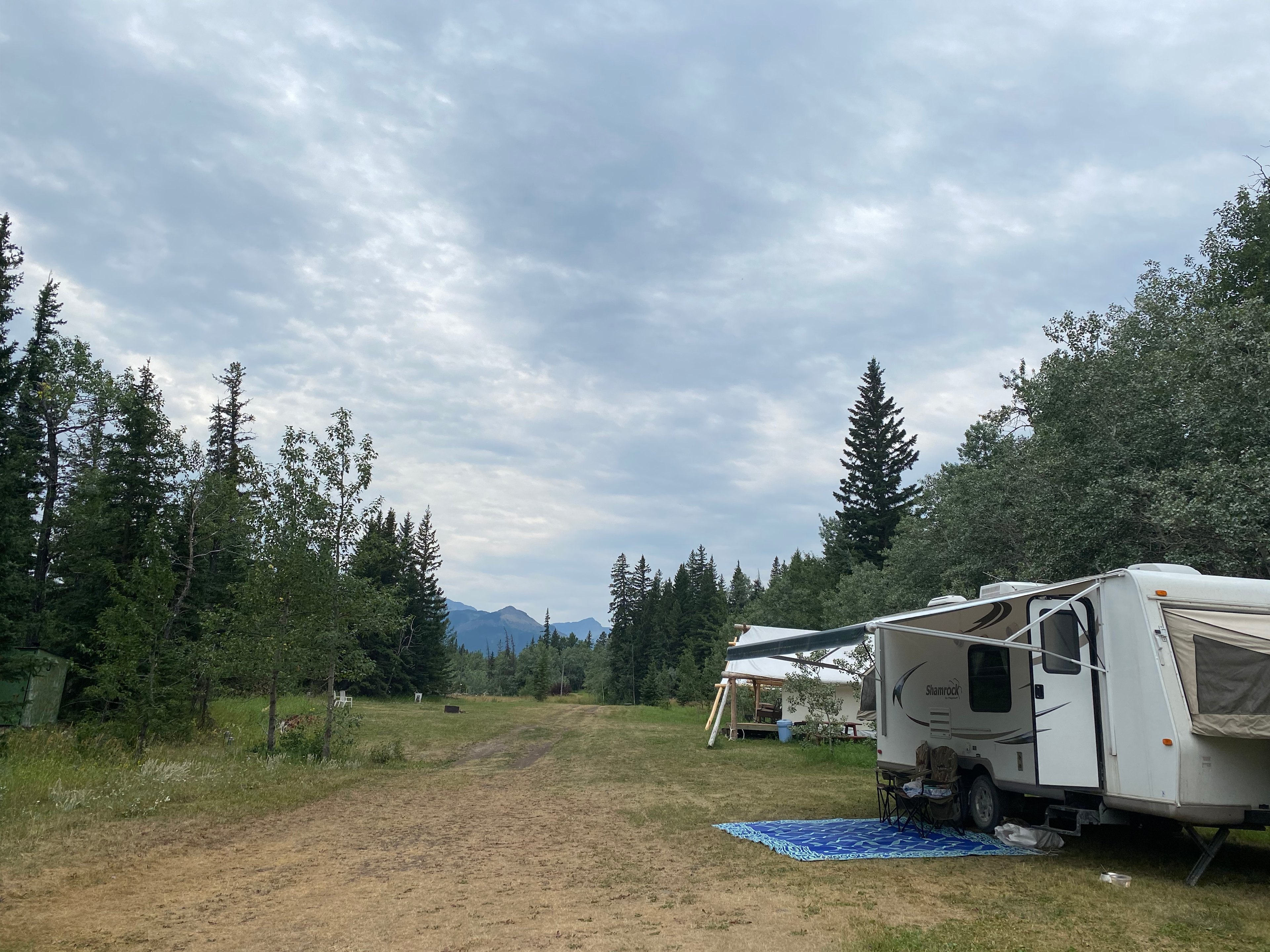 Mountian view. Good site for tents and trailers. 