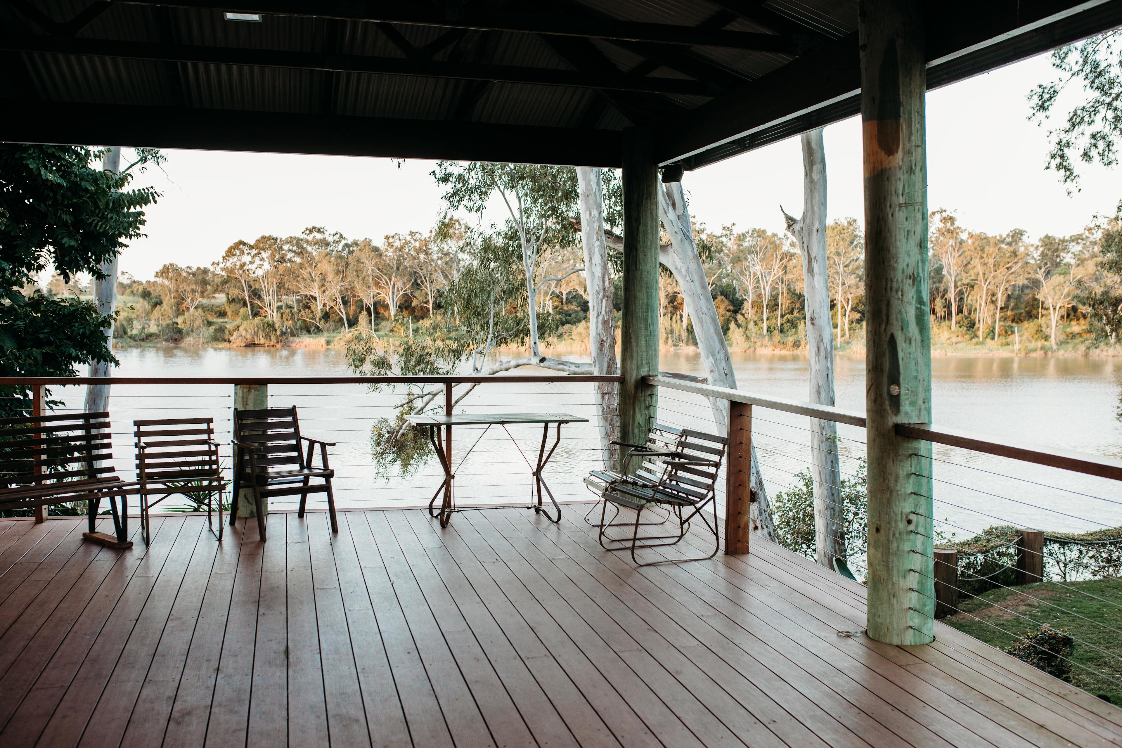 Platypus Park Riverside Retreat