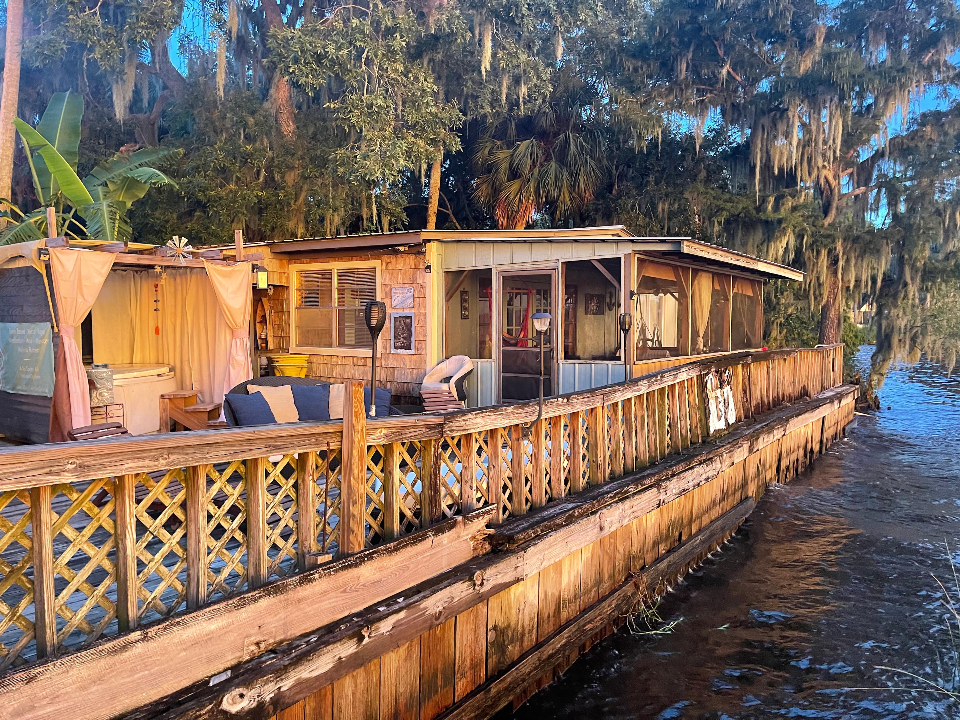 Runaway Bay Lodge