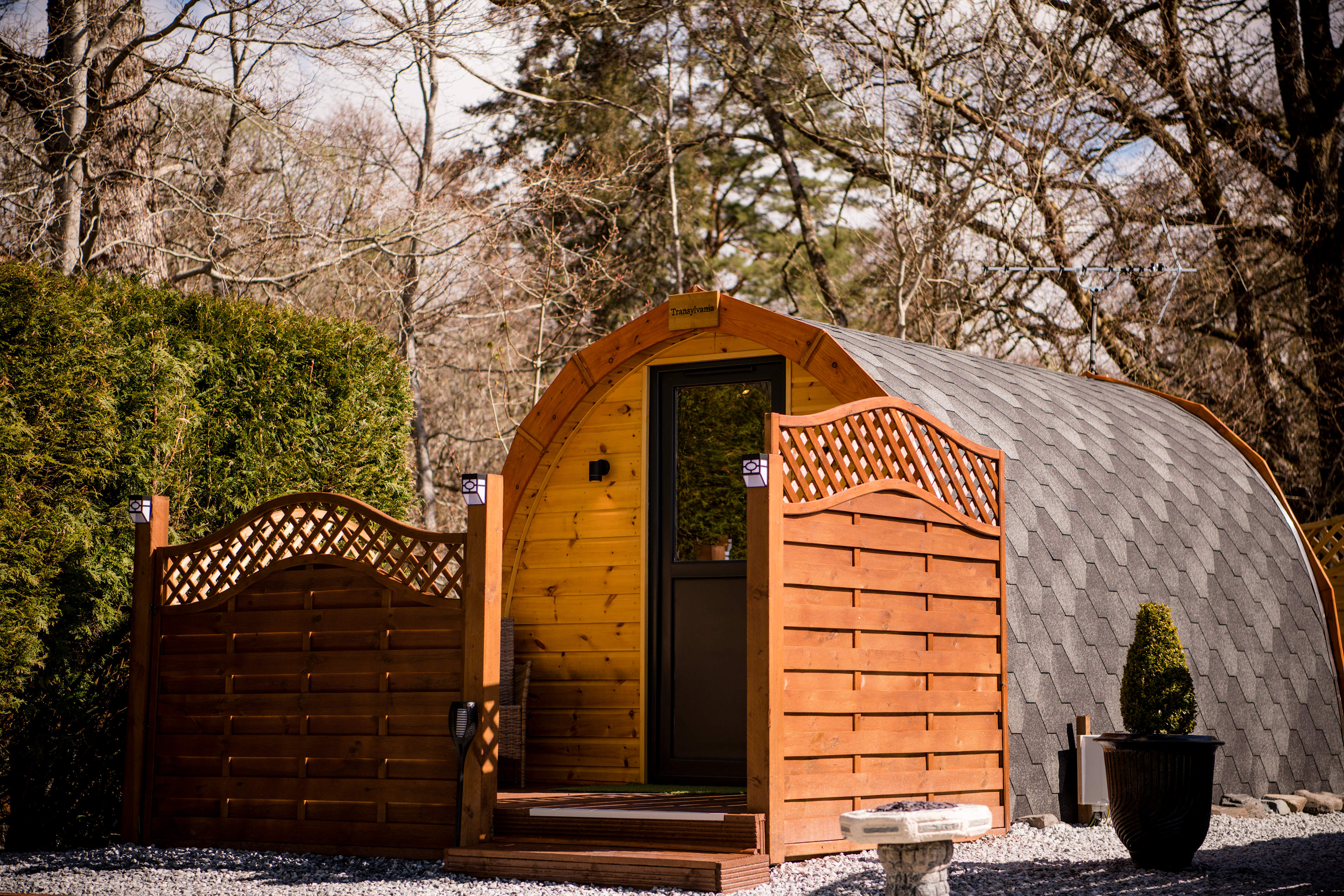 Highland & Transylvania Glamp. Pod