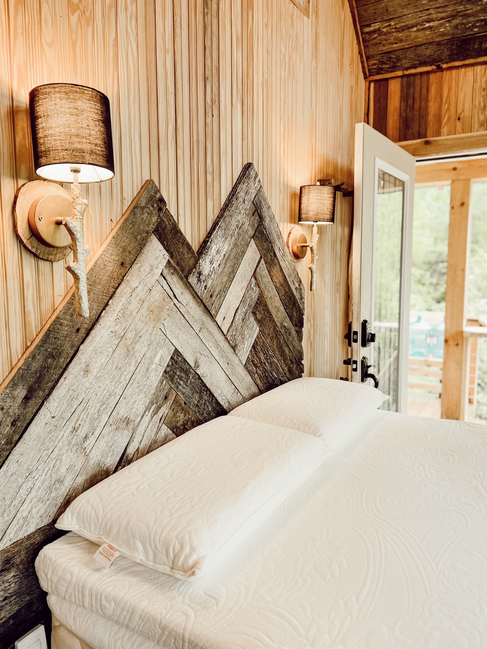 Highland Cow Off-Grid Treehouse