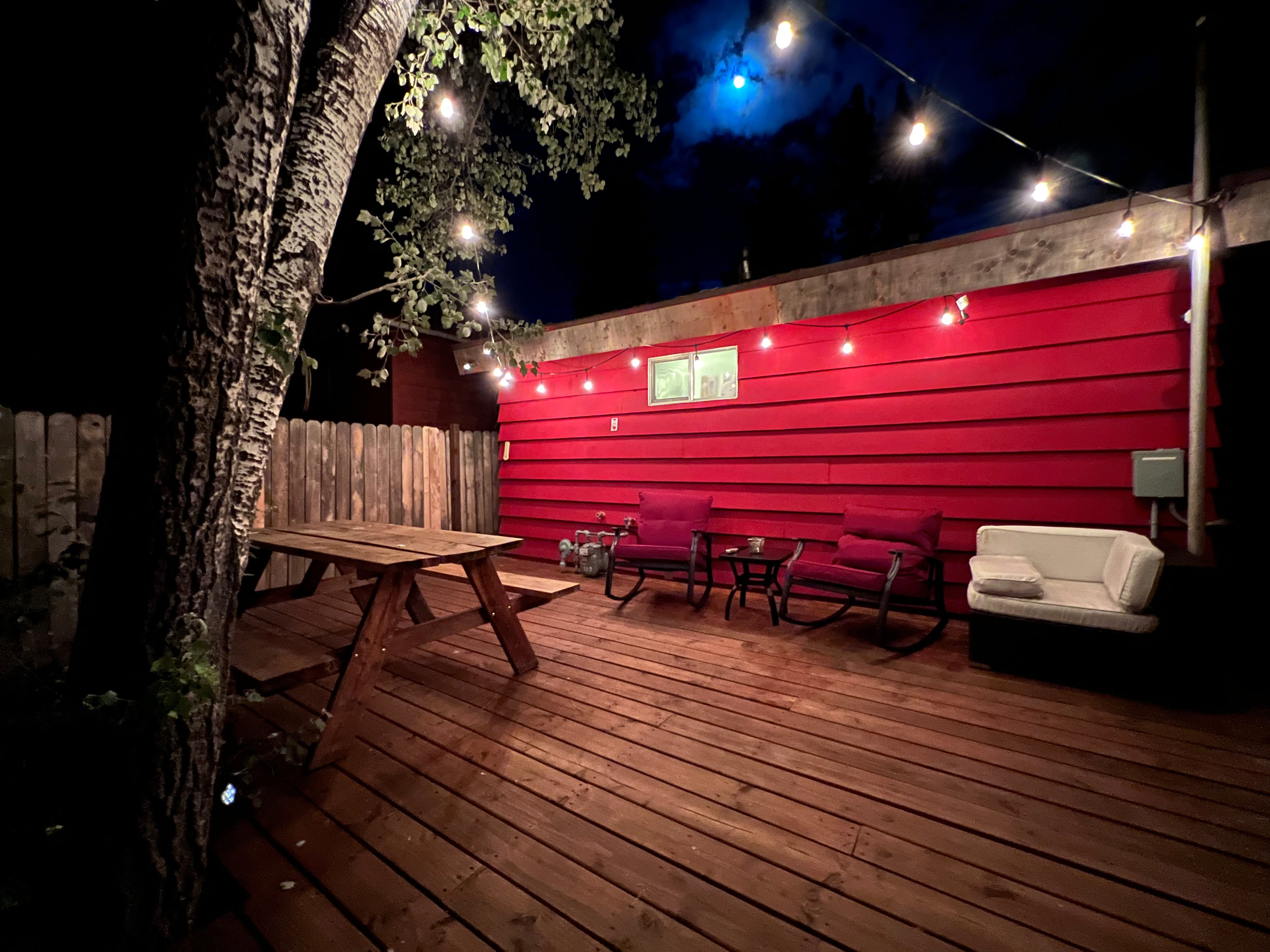 The Little Red Box – Cozy 1BR Cabin