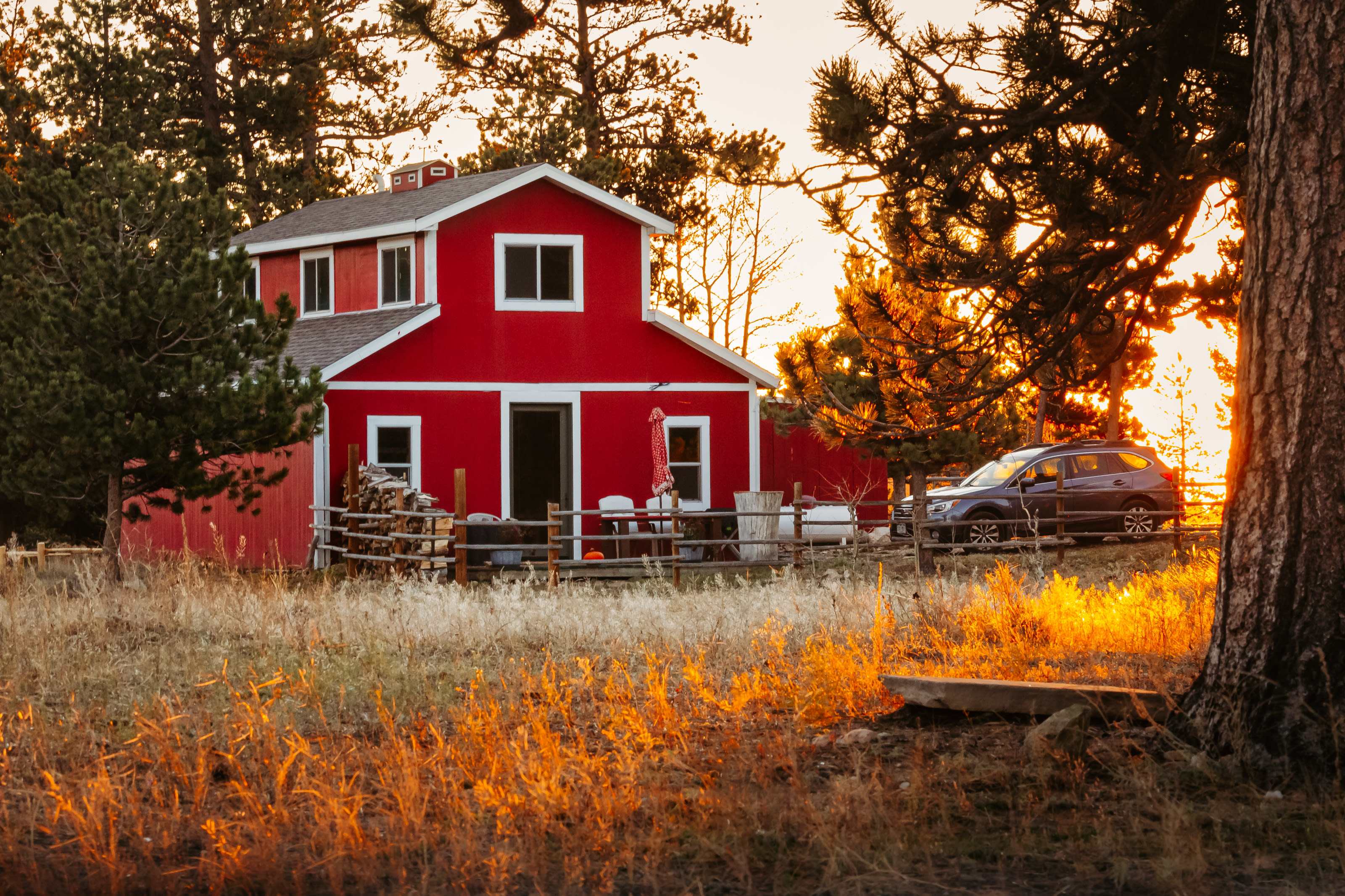 Sweet little red barn