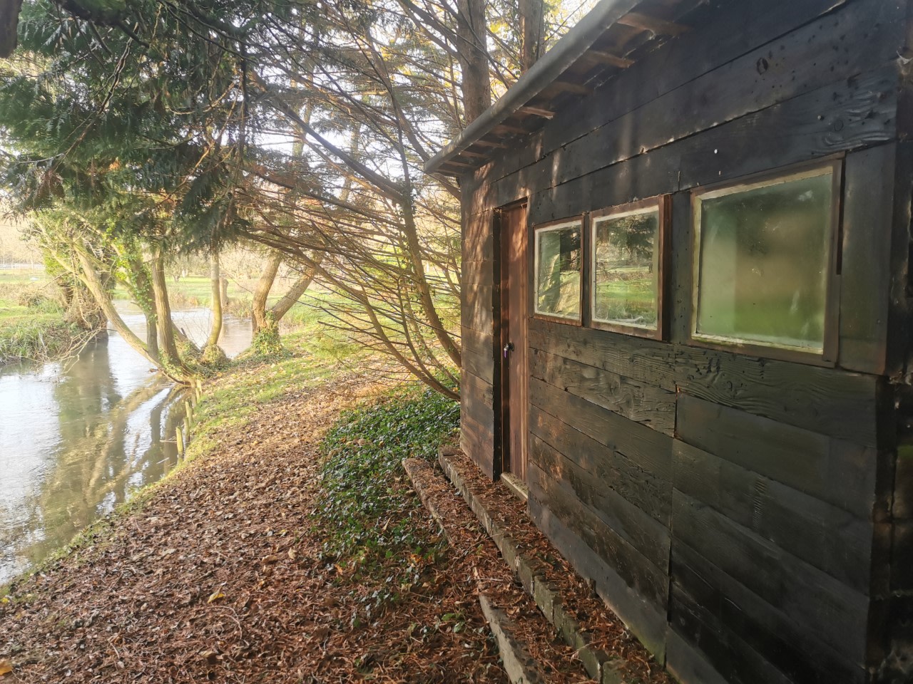 Meon Meadows Fisherman's Cabin