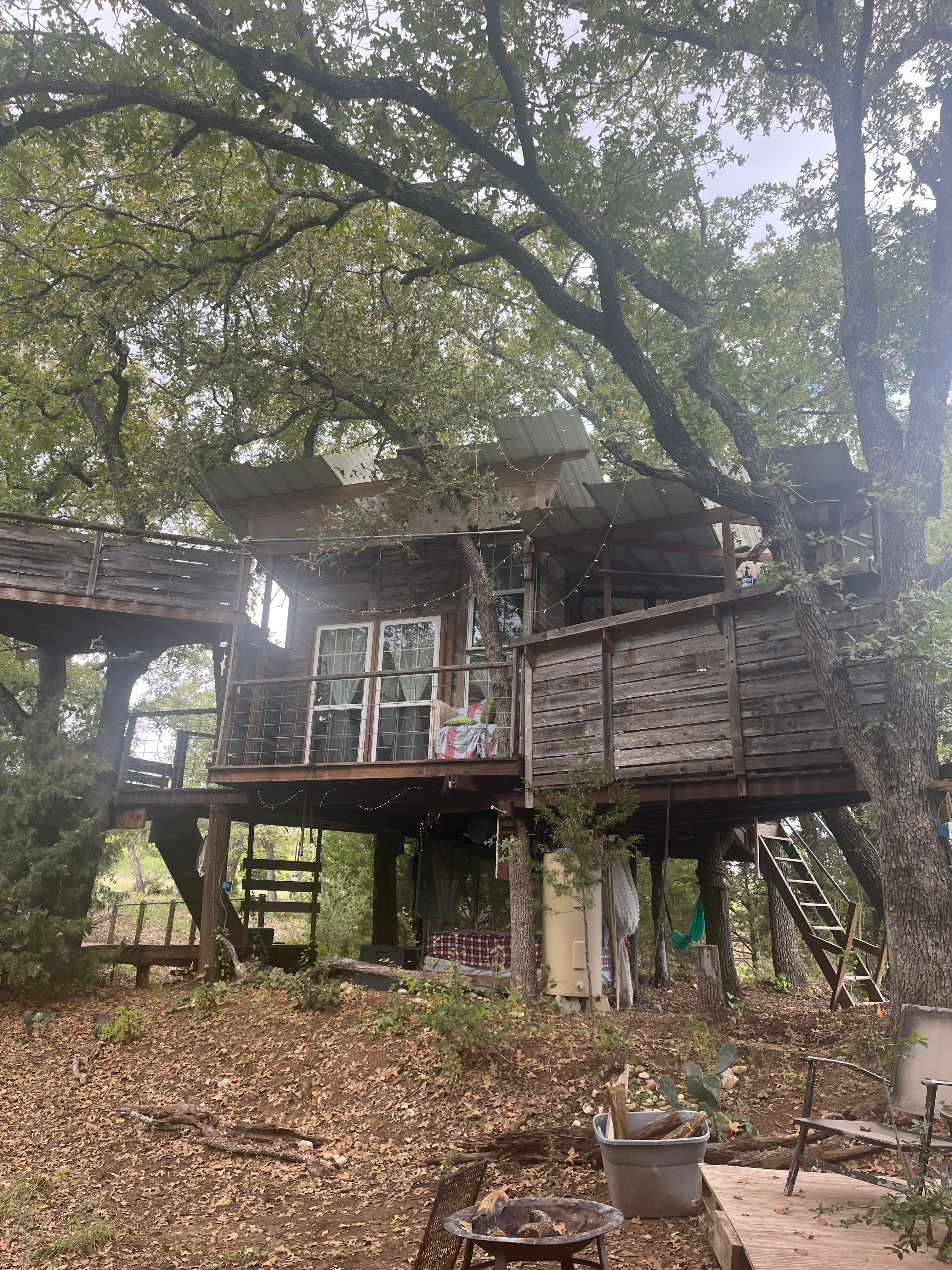 Secluded Treehouse/Spring Break Fun