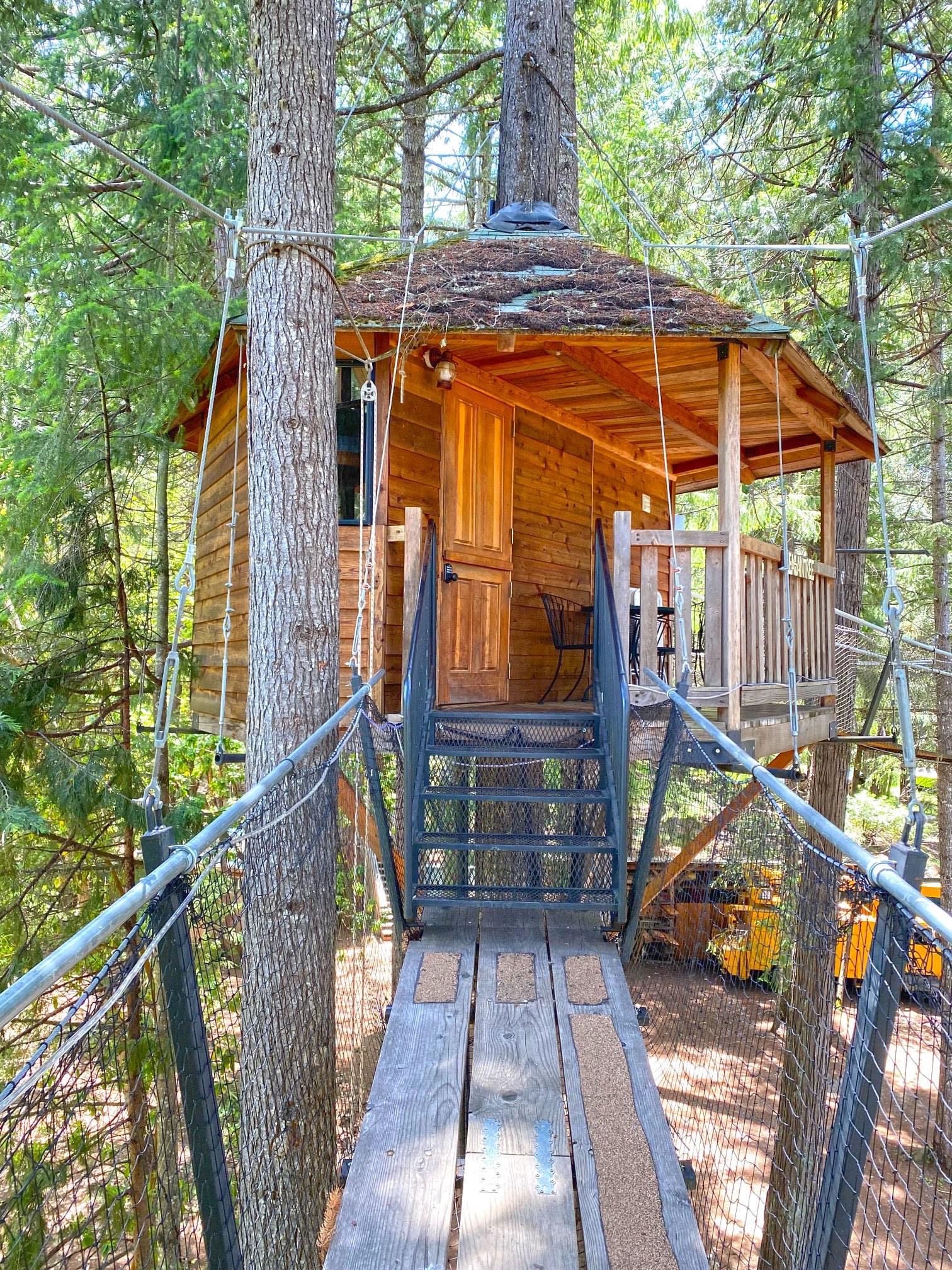 Out’n’About treehouse treesort