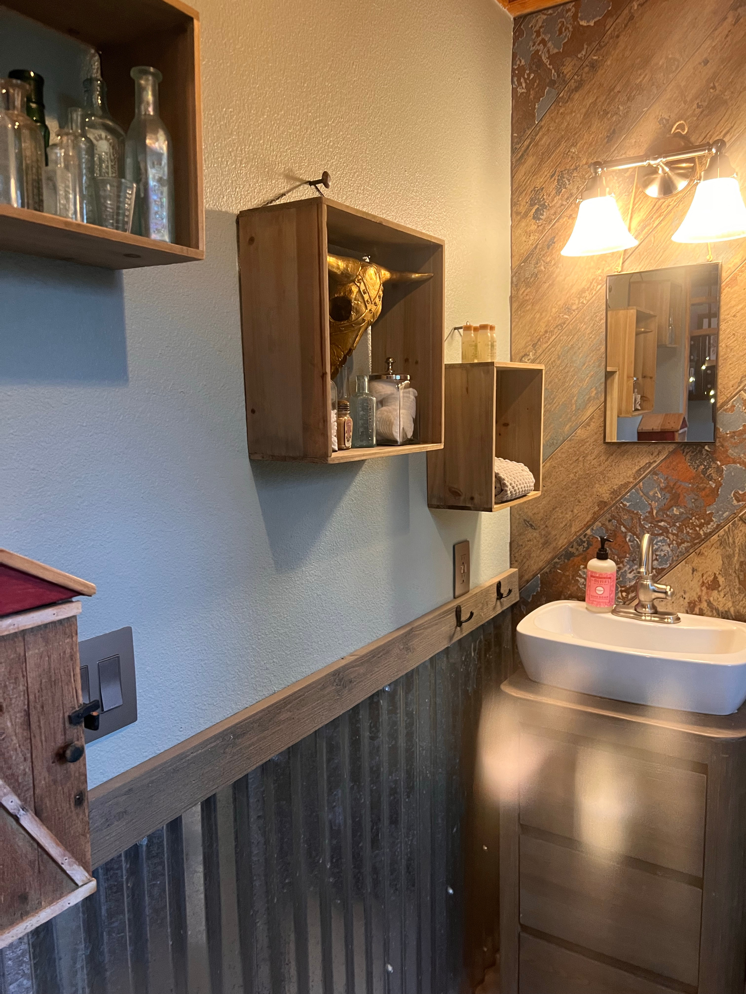 Rollins Lake Retreats Decorated 🎄