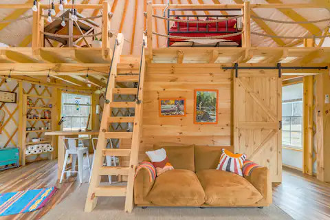 Magical Riverside Yurt w/hot tub