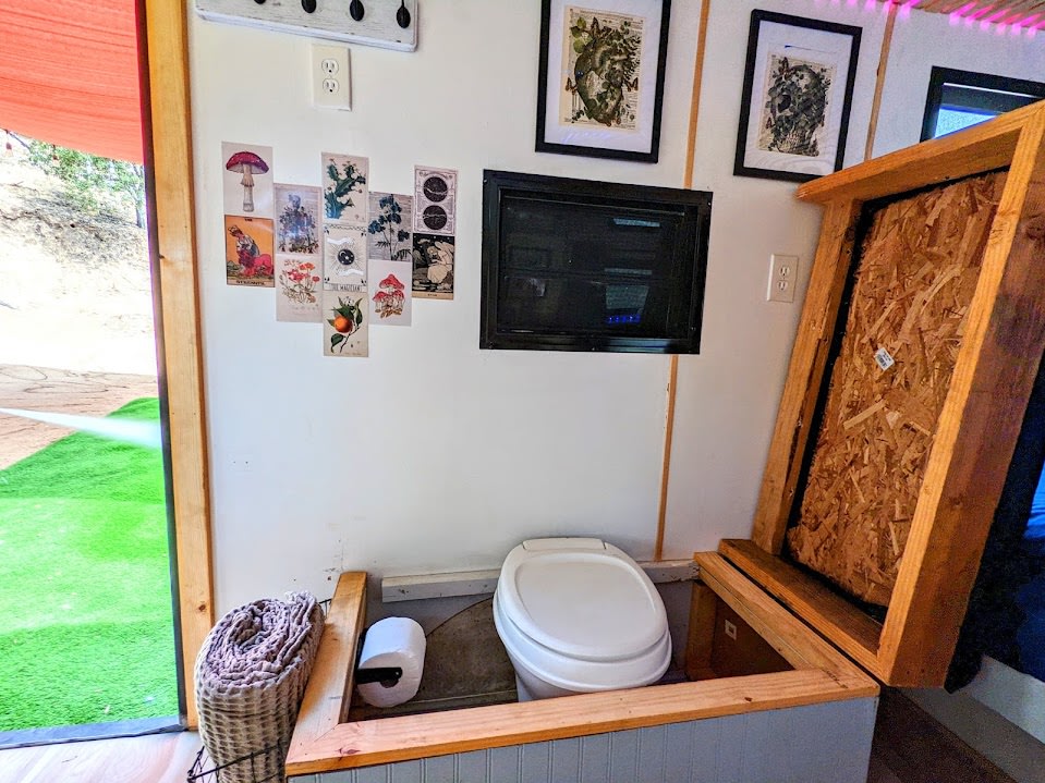 Hideout Mountain Lodge