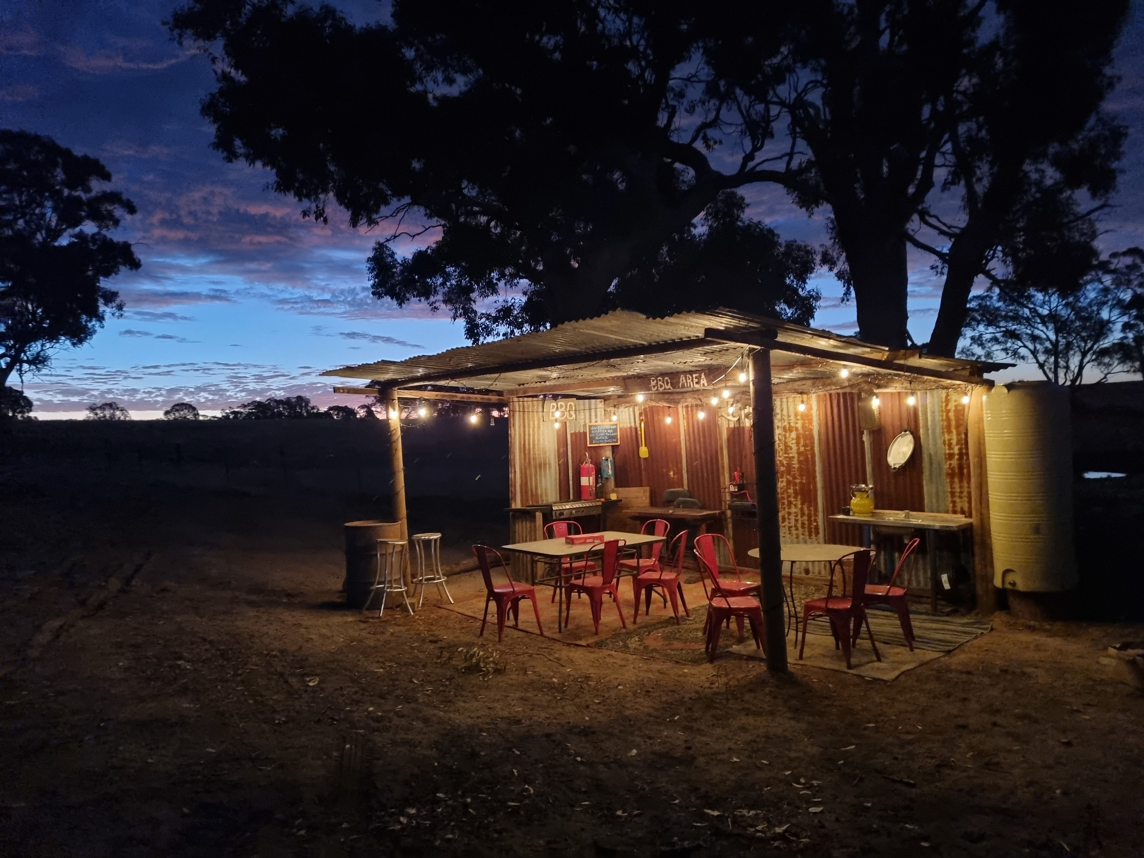 Redbank156 camping / PITCHED cabins