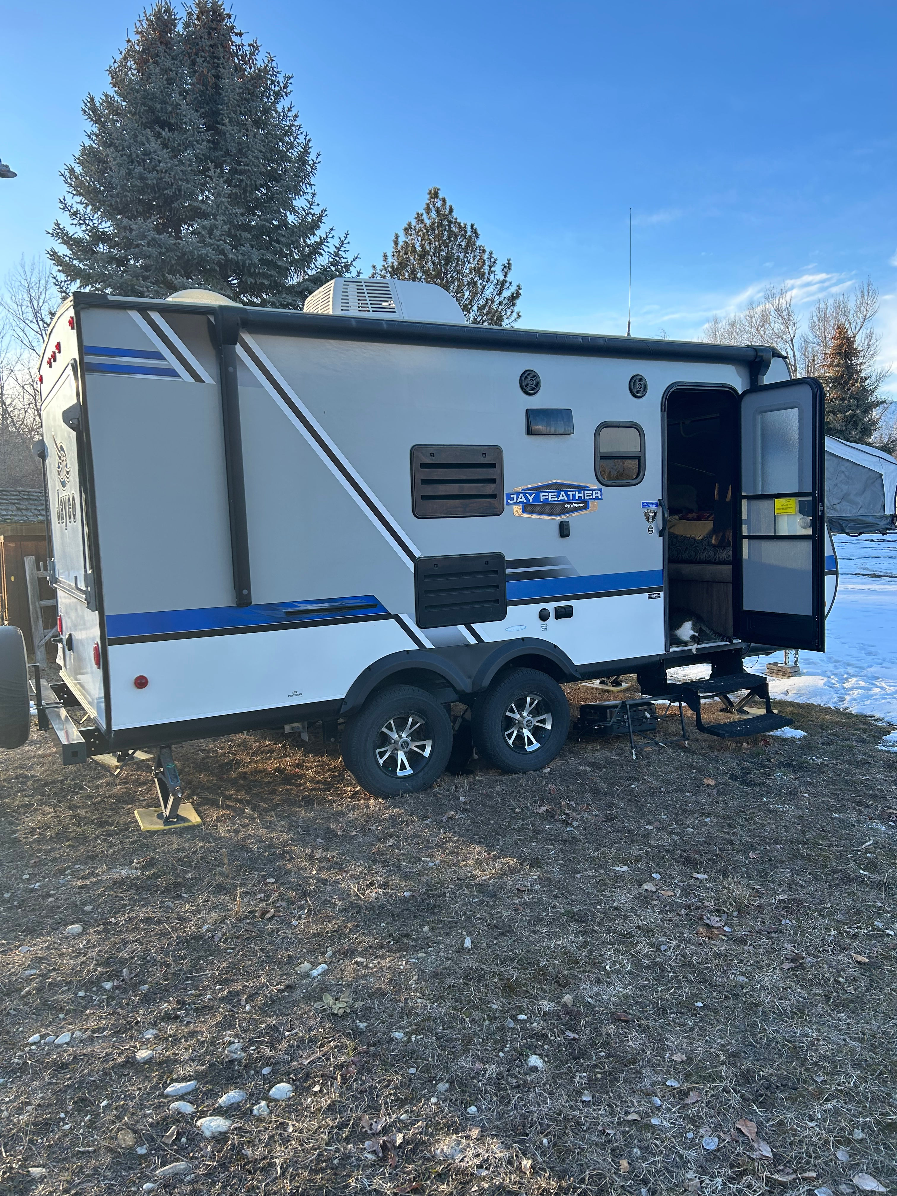 Old Barn Studios and RV Sites
