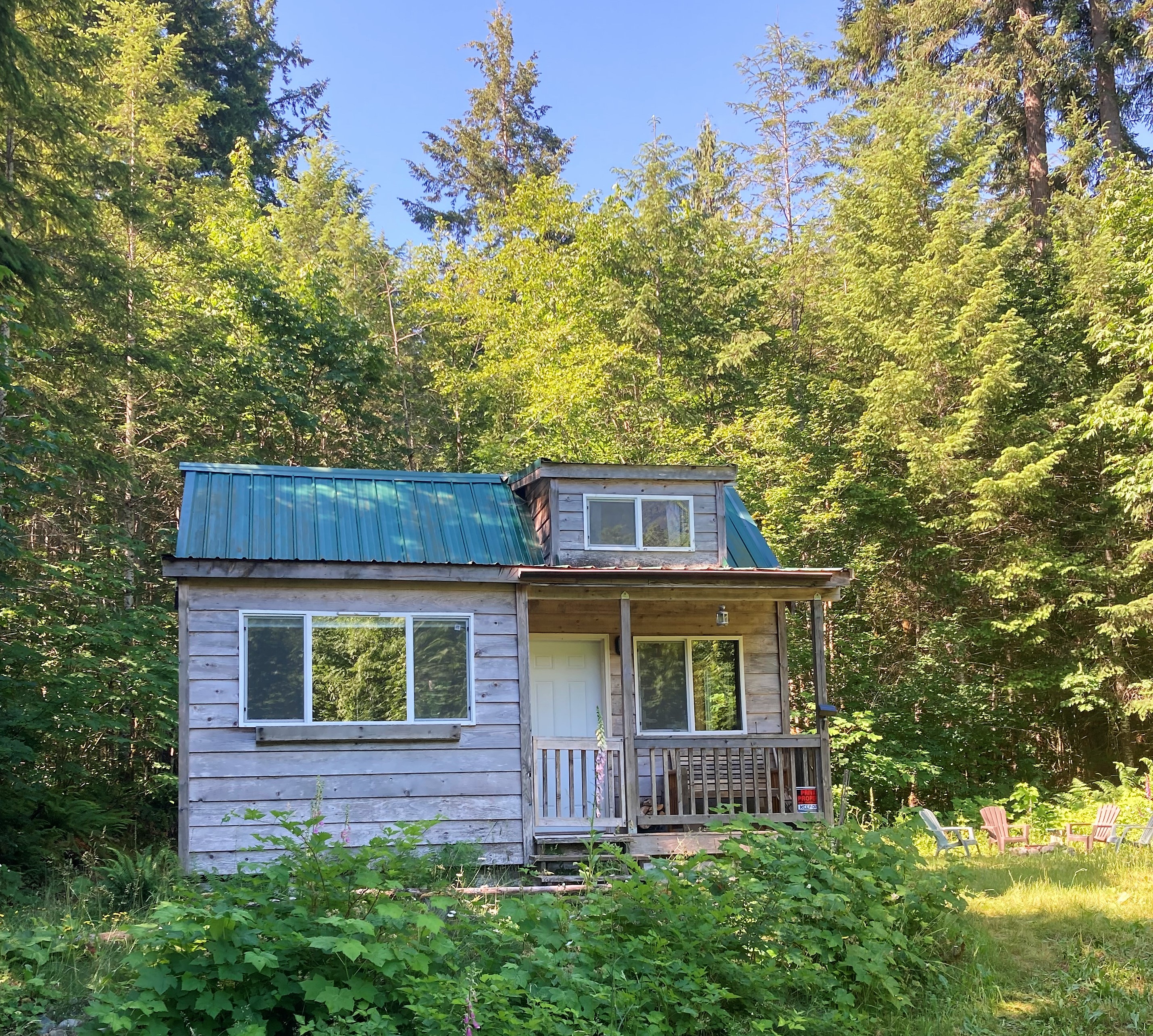 The cozy hide-a-way in the woods!