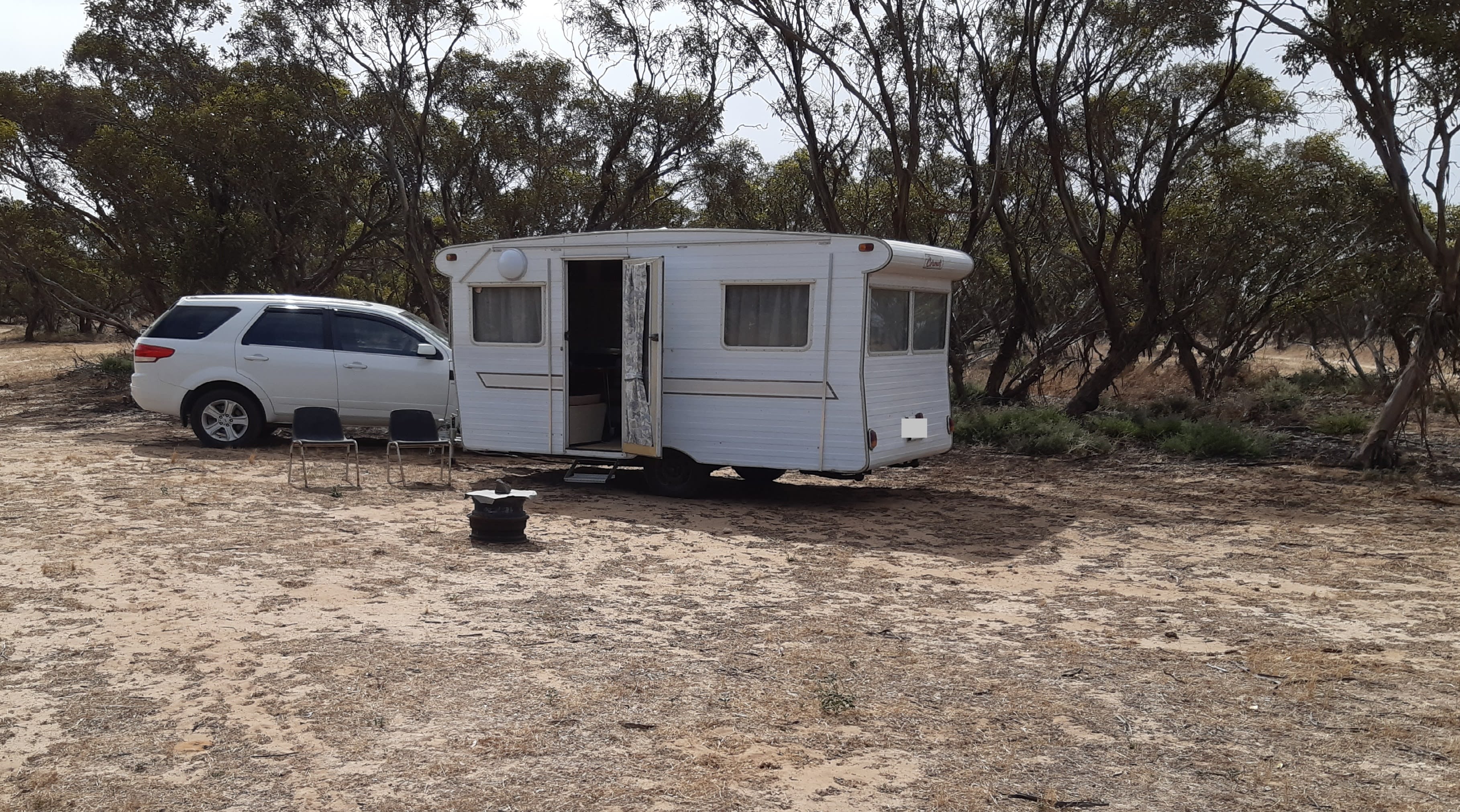 Currawong Corner - Caravan & tent